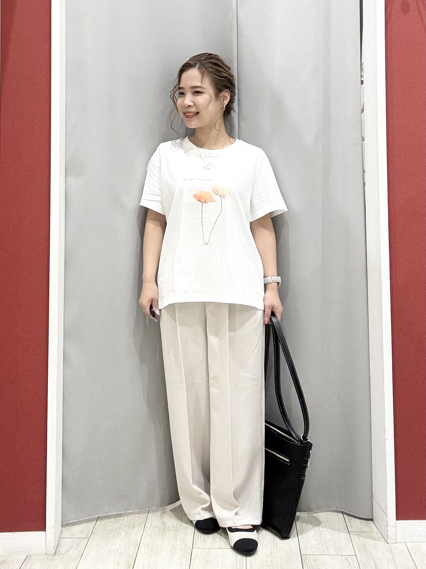 shioさんの「SHOO･LA･RUE｜【S-LL/プチプラ/柄が選べる】上品プリントTシャツ」を使ったコーディネート