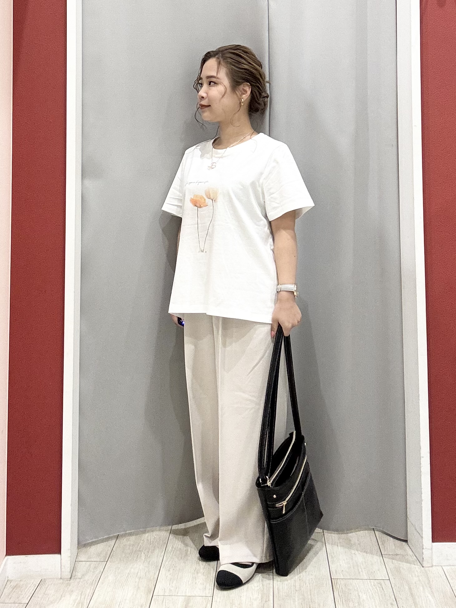 shioさんの「SHOO･LA･RUE｜【S-LL/プチプラ/柄が選べる】上品プリントTシャツ」を使ったコーディネート