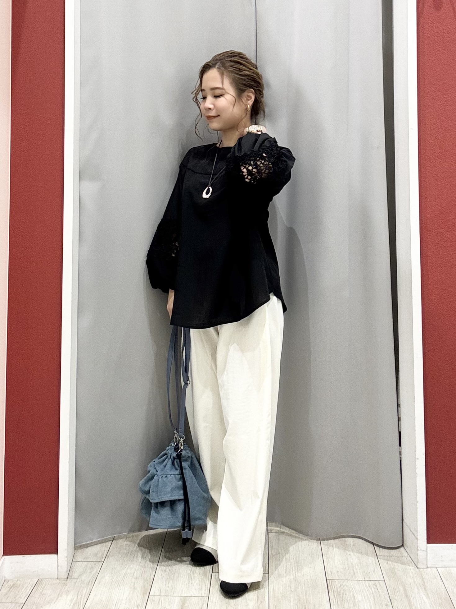 shioさんの「SHOO･LA･RUE｜【洗濯機可/S-LL/体型カバー】オンオフ使える 大人のツータックワイドパンツ」を使ったコーディネート