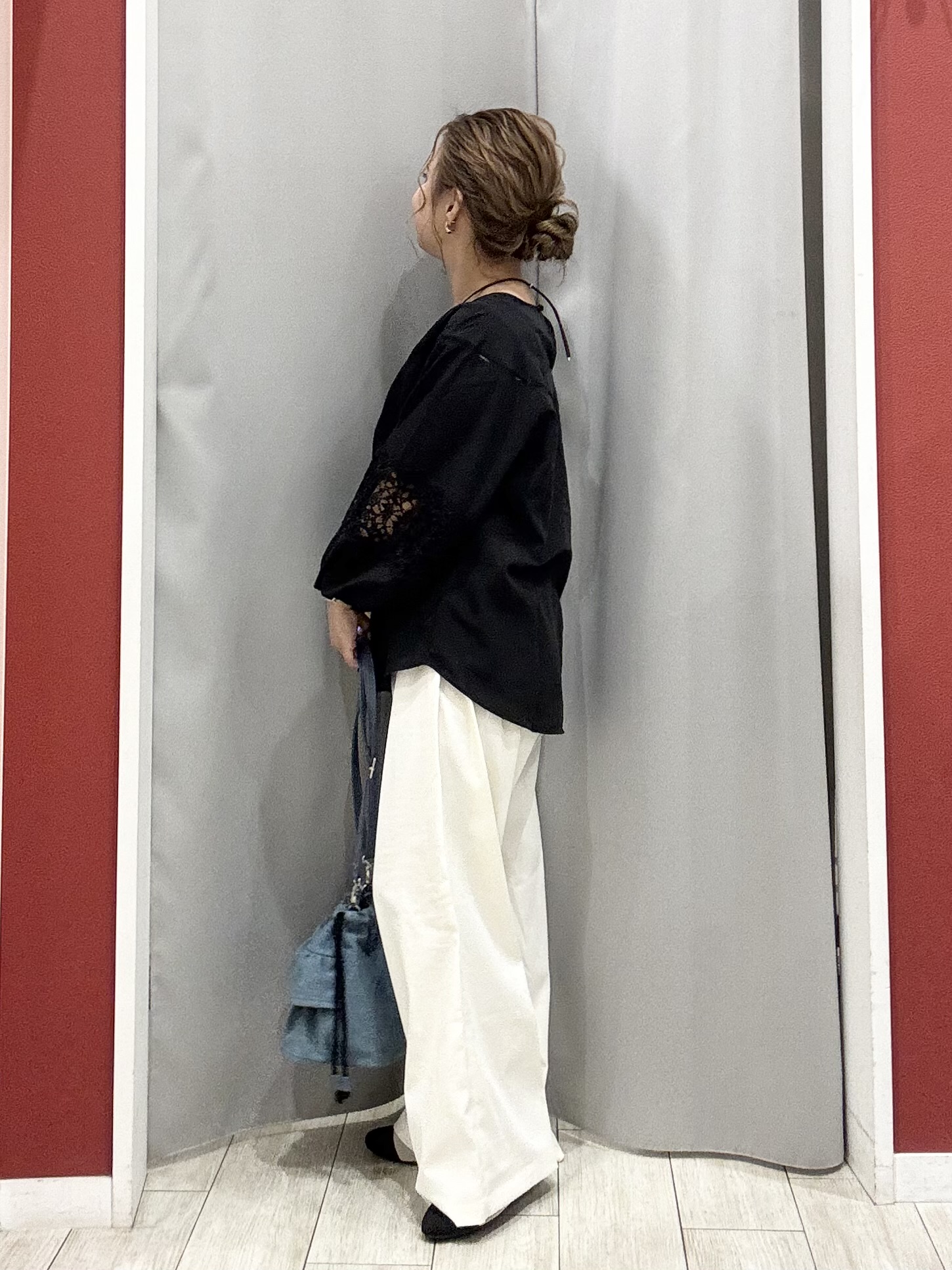 shioさんの「SHOO･LA･RUE｜【洗濯機可/S-LL/体型カバー】オンオフ使える 大人のツータックワイドパンツ」を使ったコーディネート