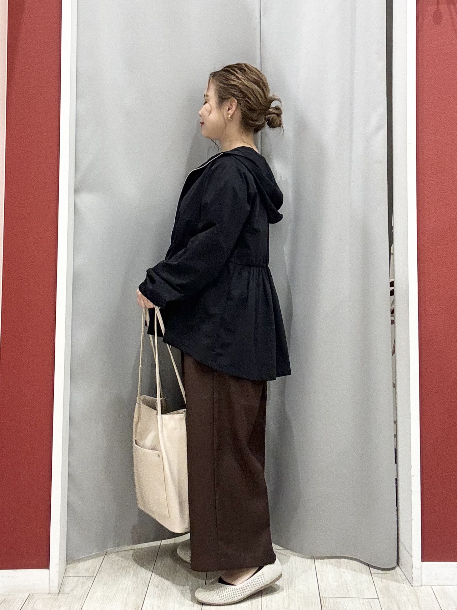 shioさんの「SHOO･LA･RUE｜【S-LL/体型カバー】日焼け対策にも女性らしさを UVカットペプラムパーカ」を使ったコーディネート