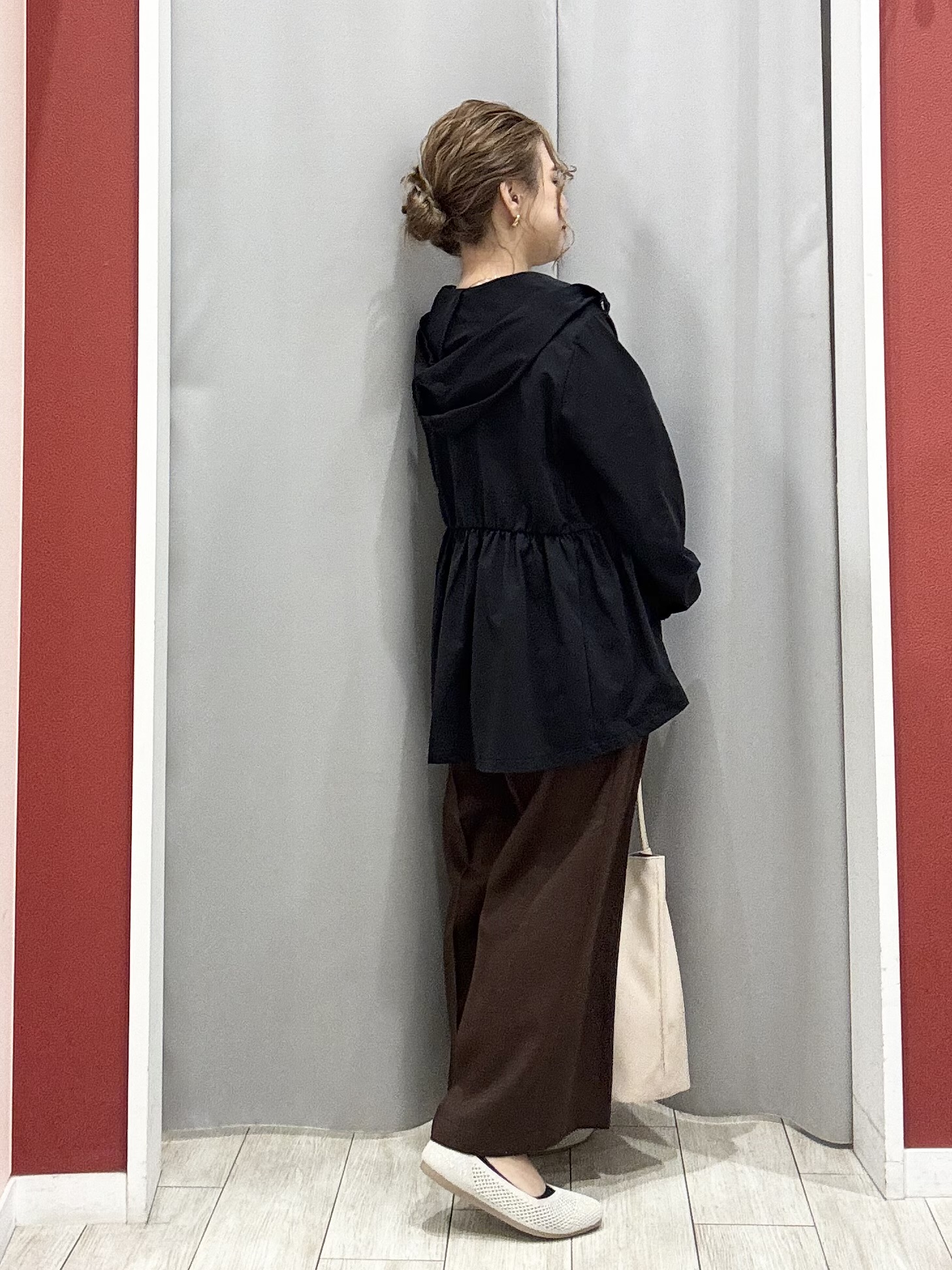 shioさんの「SHOO･LA･RUE｜【S-LL/体型カバー】日焼け対策にも女性らしさを UVカットペプラムパーカ」を使ったコーディネート