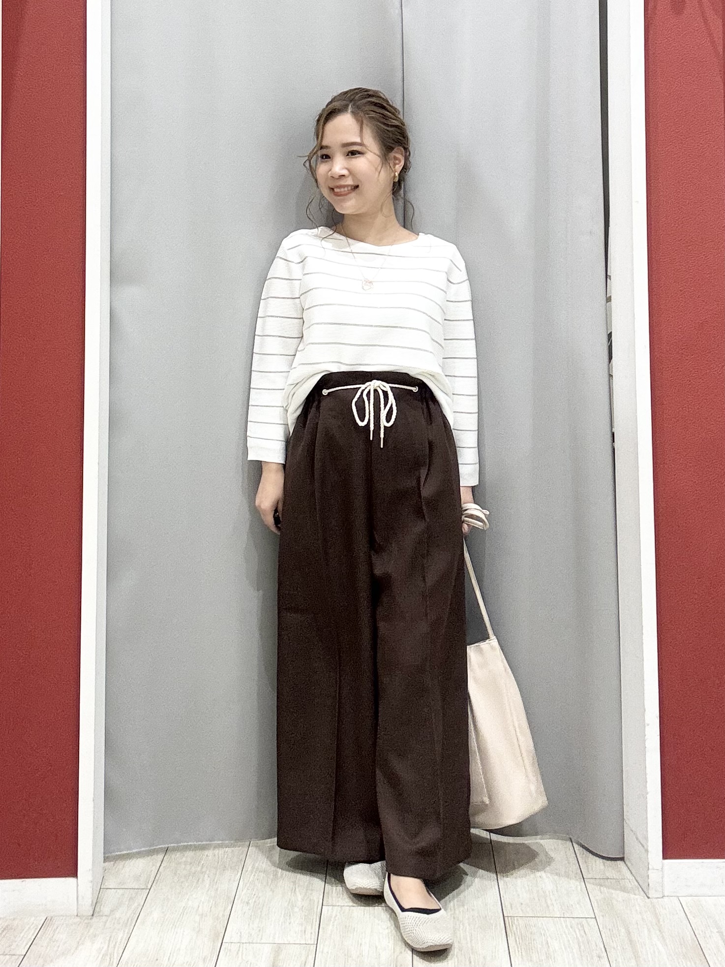 shioさんの「SHOO･LA･RUE｜【S-LL/体型カバー】日焼け対策にも女性らしさを UVカットペプラムパーカ」を使ったコーディネート