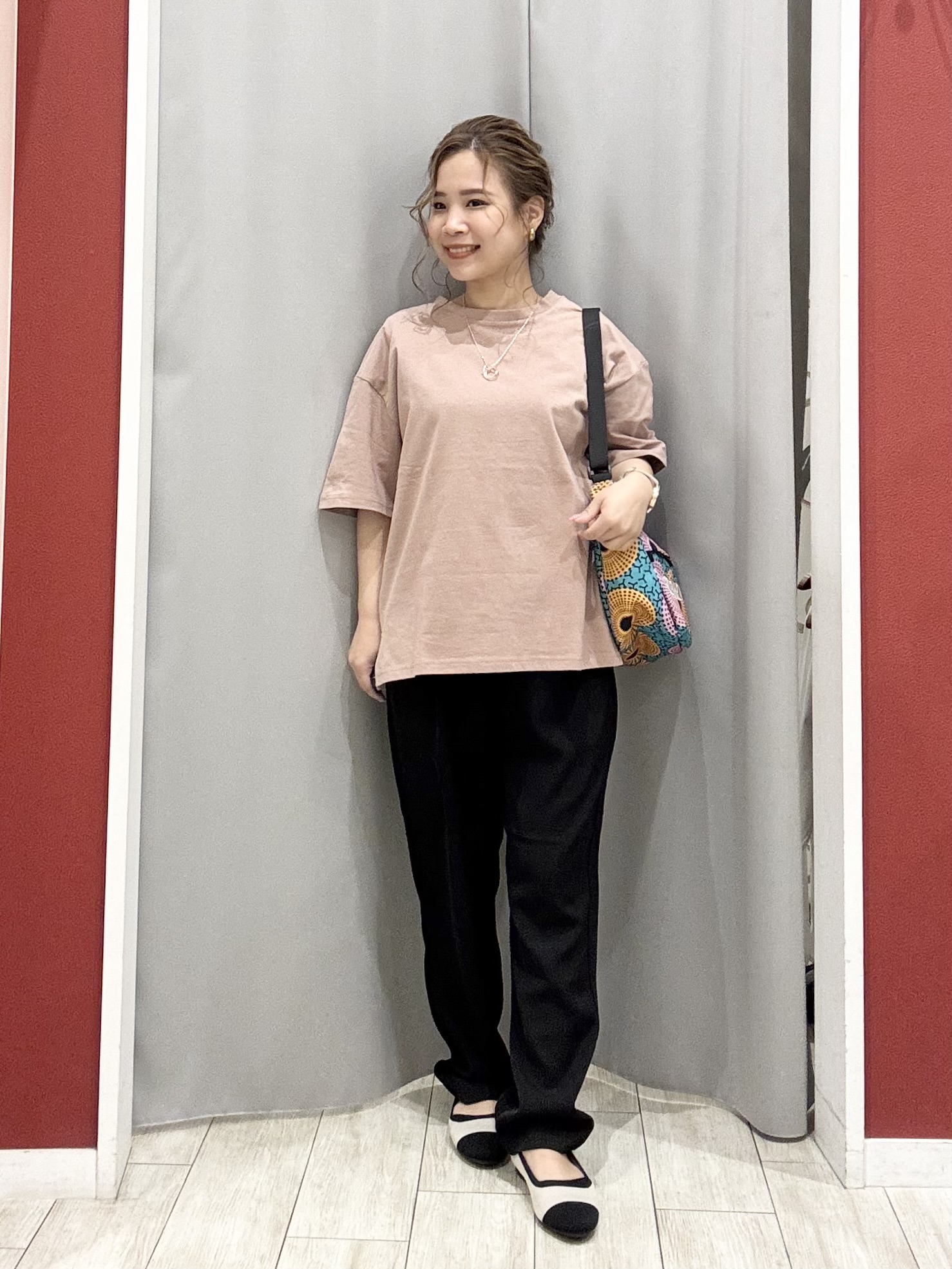 shioさんの「SHOO･LA･RUE｜【S-LL/体型カバー】日焼け対策にも女性らしさを UVカットペプラムパーカ」を使ったコーディネート