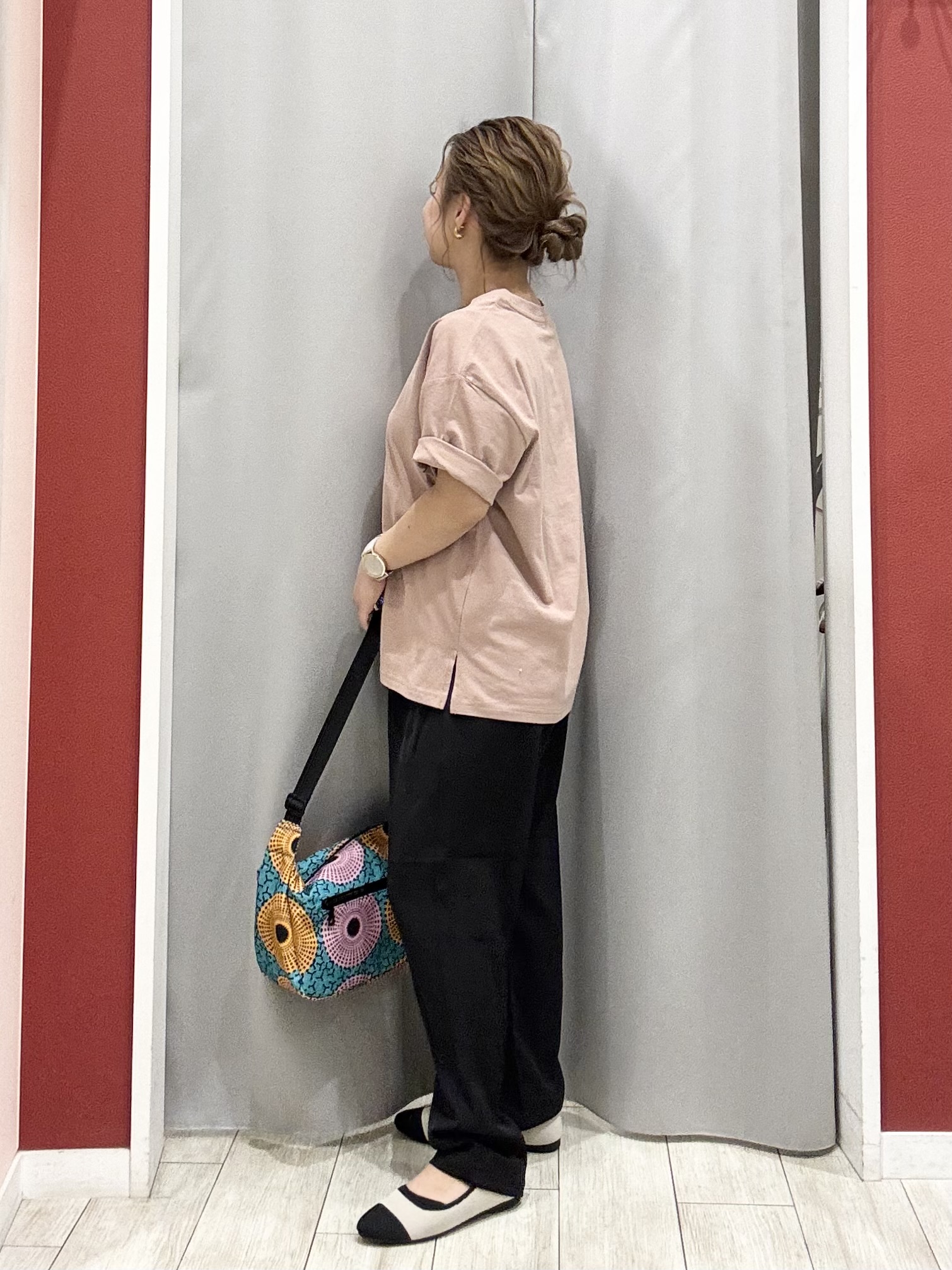 shioさんの「SHOO･LA･RUE｜【S-LL/体型カバー】日焼け対策にも女性らしさを UVカットペプラムパーカ」を使ったコーディネート