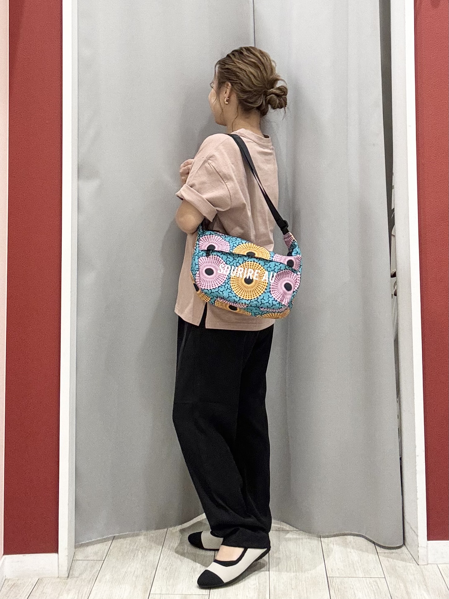 shioさんの「SHOO･LA･RUE｜【S-LL/体型カバー】日焼け対策にも女性らしさを UVカットペプラムパーカ」を使ったコーディネート