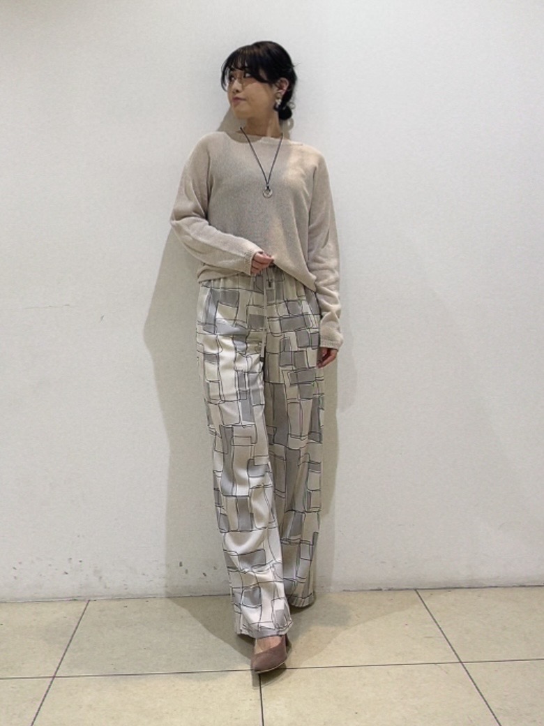 watanabeさんの「UNTITLED｜【8色展開/程よい透け感】ドライタッチボートネックニット」を使ったコーディネート