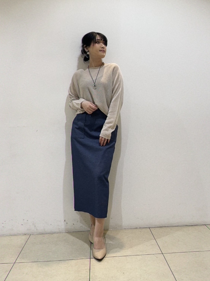 watanabeさんの「UNTITLED｜【8色展開/程よい透け感】ドライタッチボートネックニット」を使ったコーディネート