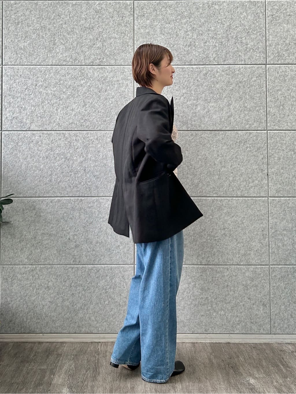 harunaさんの「CODE A｜arc tailored jacket」を使ったコーディネート