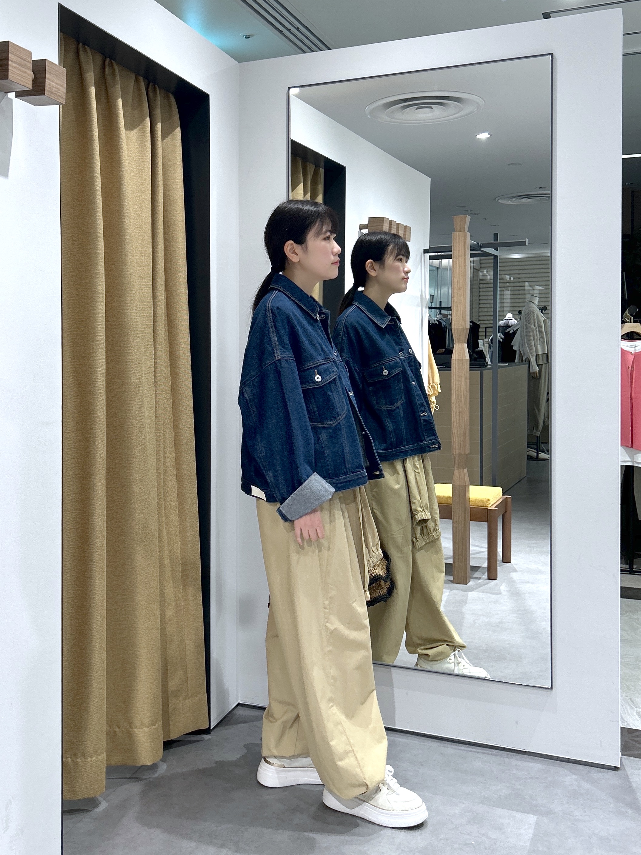 Renoさんの「INDIVI｜ボックスデニムジャケット」を使ったコーディネート
