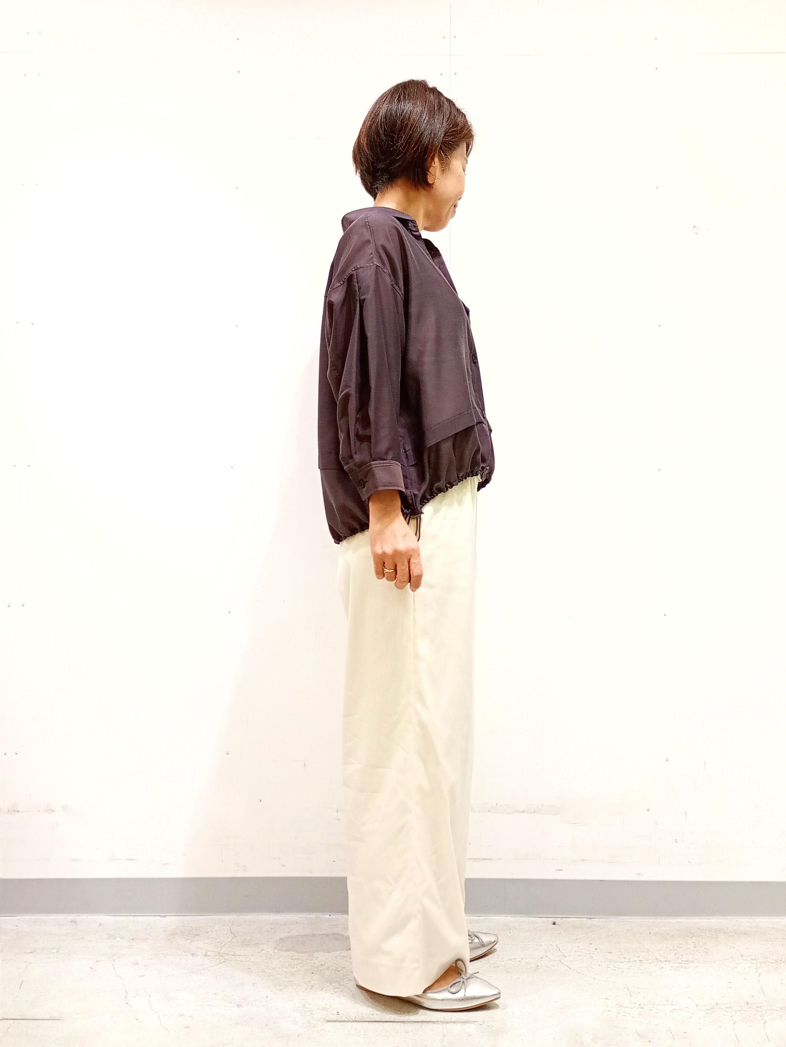 Kさんの「INDIVI｜【接触冷感／洗える／2WAY】ドロスト付 シアーシャンブレーシャツ」を使ったコーディネート