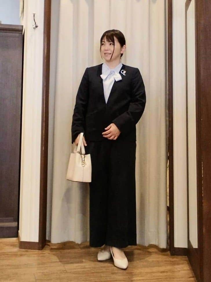 みーあさんの「SHOO･LA･RUE｜【S-LL/撥水】通勤やお出かけにも活躍 ミドルトレンチコート」を使ったコーディネート