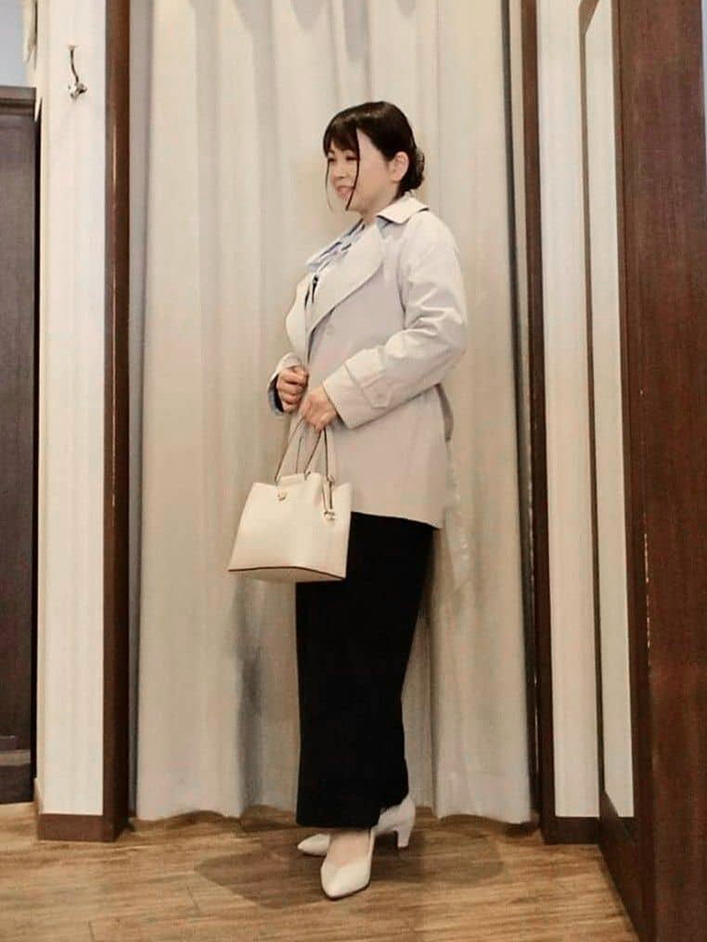 みーあさんの「SHOO･LA･RUE｜【S-LL/撥水】通勤やお出かけにも活躍 ミドルトレンチコート」を使ったコーディネート