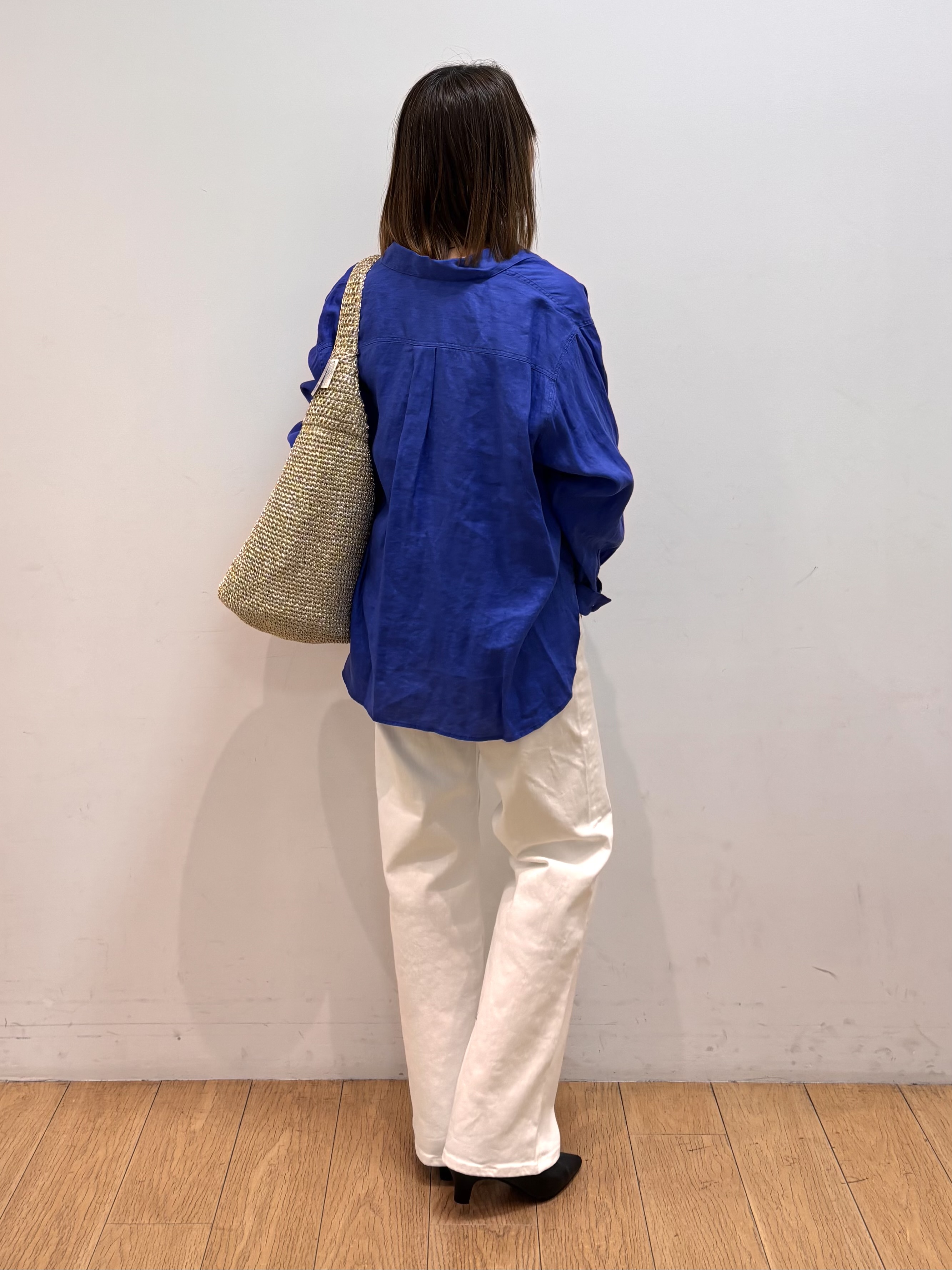 mikkoさんの「INDIVI｜【接触冷感／2WAY】カシュクールリネンシャツ」を使ったコーディネート