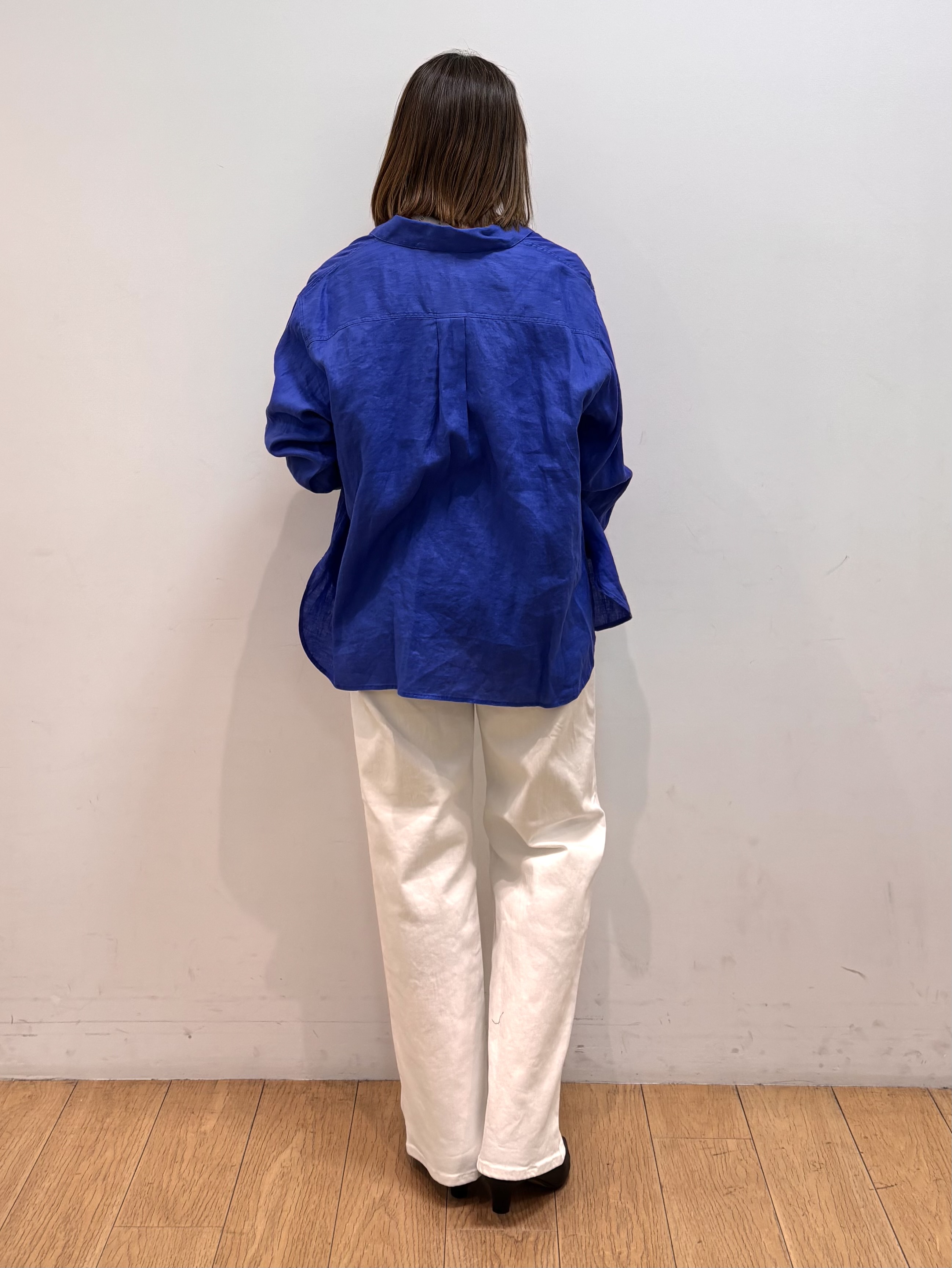 mikkoさんの「INDIVI｜【接触冷感／2WAY】カシュクールリネンシャツ」を使ったコーディネート
