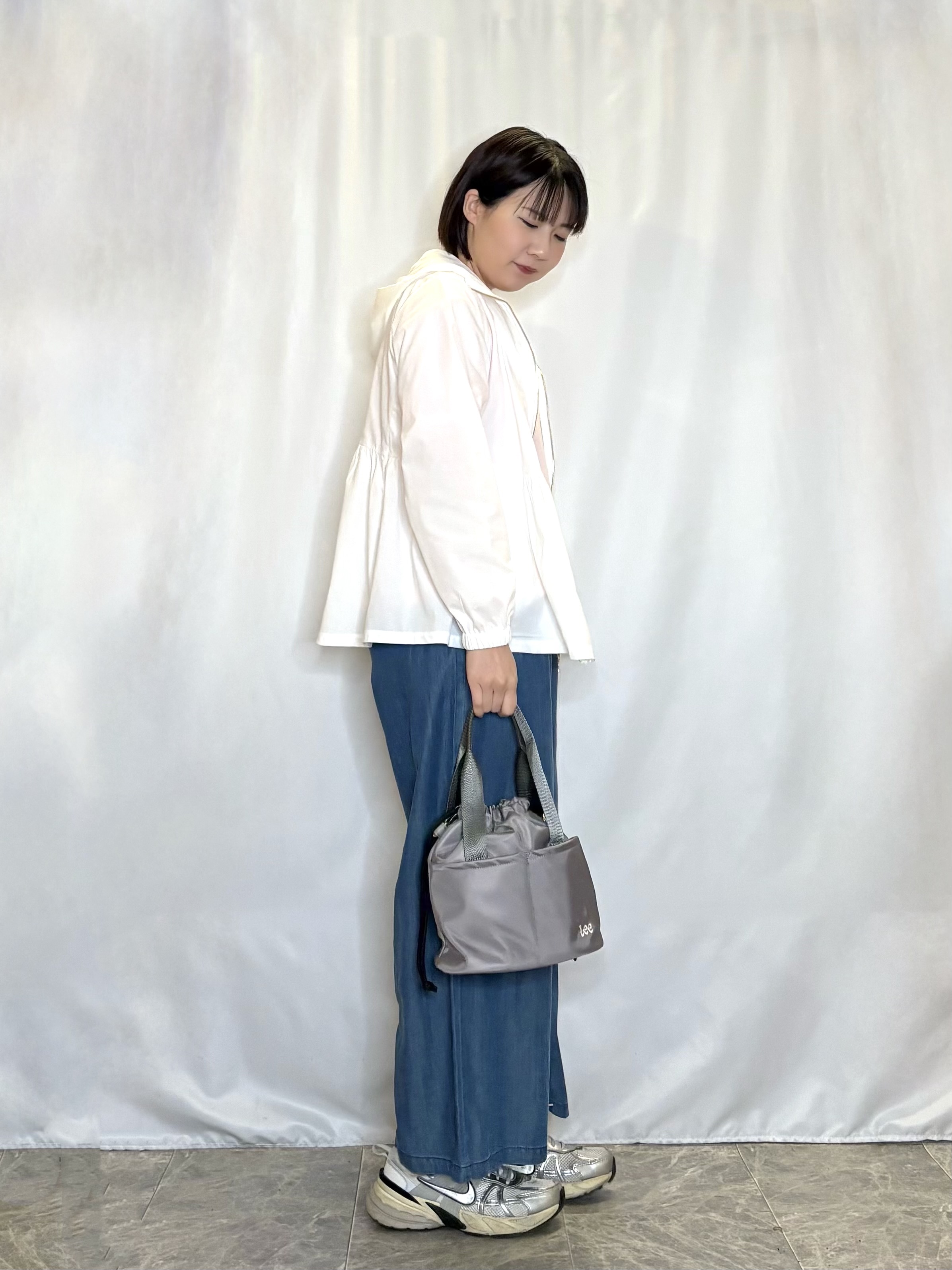 ネリさんの「SHOO･LA･RUE｜【S-LL/体型カバー】日焼け対策にも女性らしさを UVカットペプラムパーカ」を使ったコーディネート