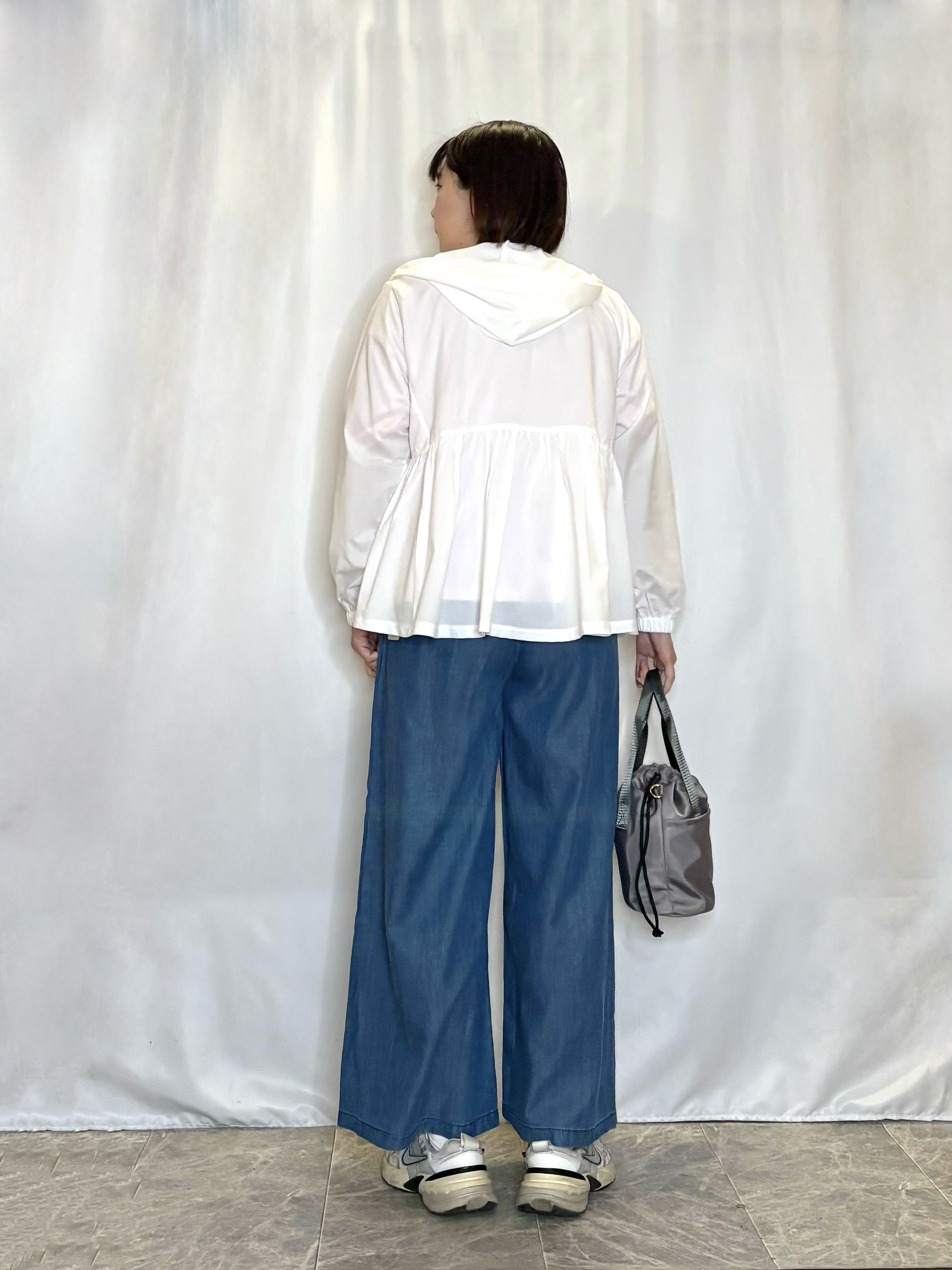 ネリさんの「SHOO･LA･RUE｜【S-LL/体型カバー】日焼け対策にも女性らしさを UVカットペプラムパーカ」を使ったコーディネート