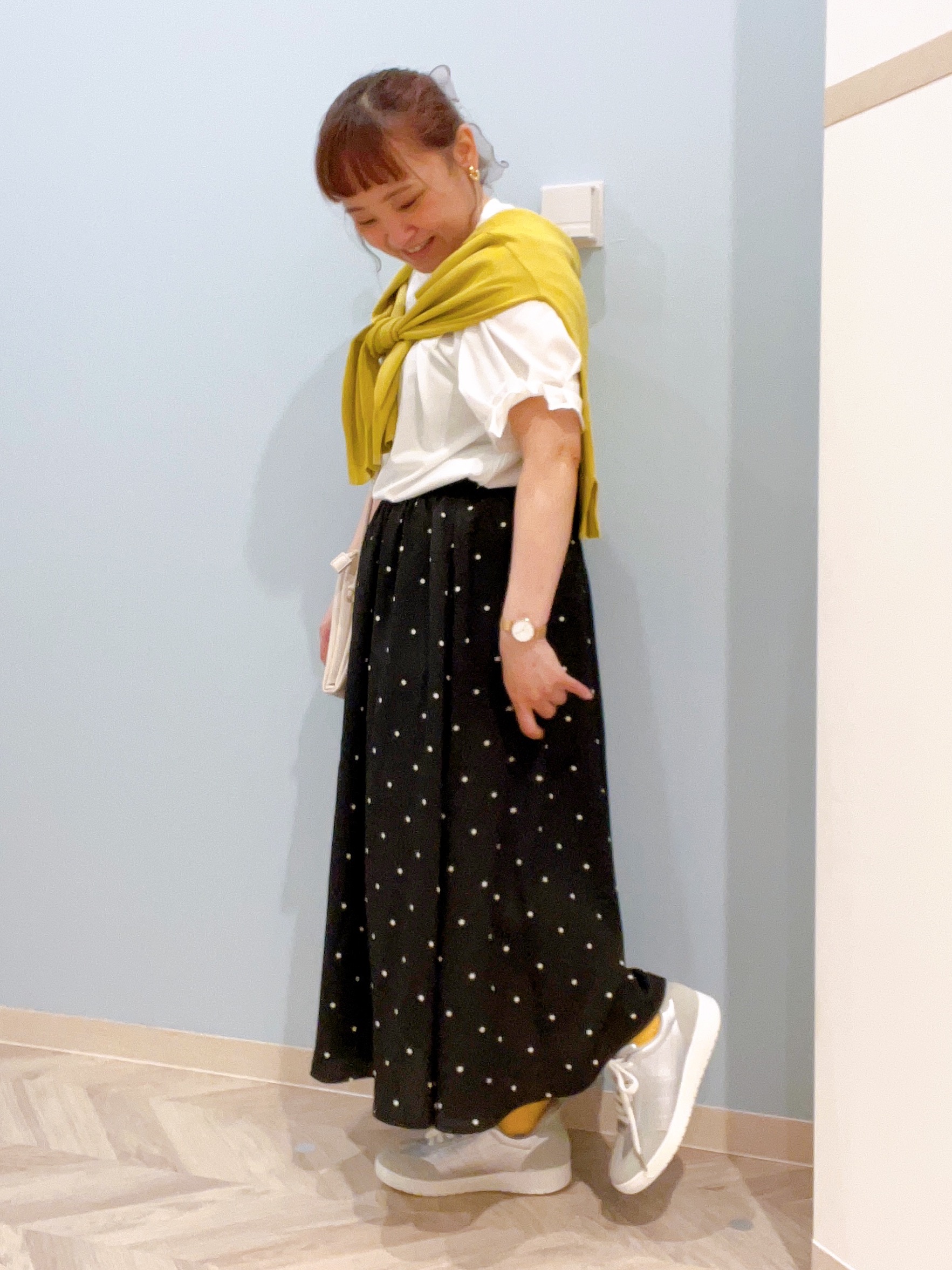 kitaさんの「SHOO･LA･RUE｜【洗濯機可/UV】さらっとしたタッチが心地よい ショート丈 Vネックカーディガン」を使ったコーディネート