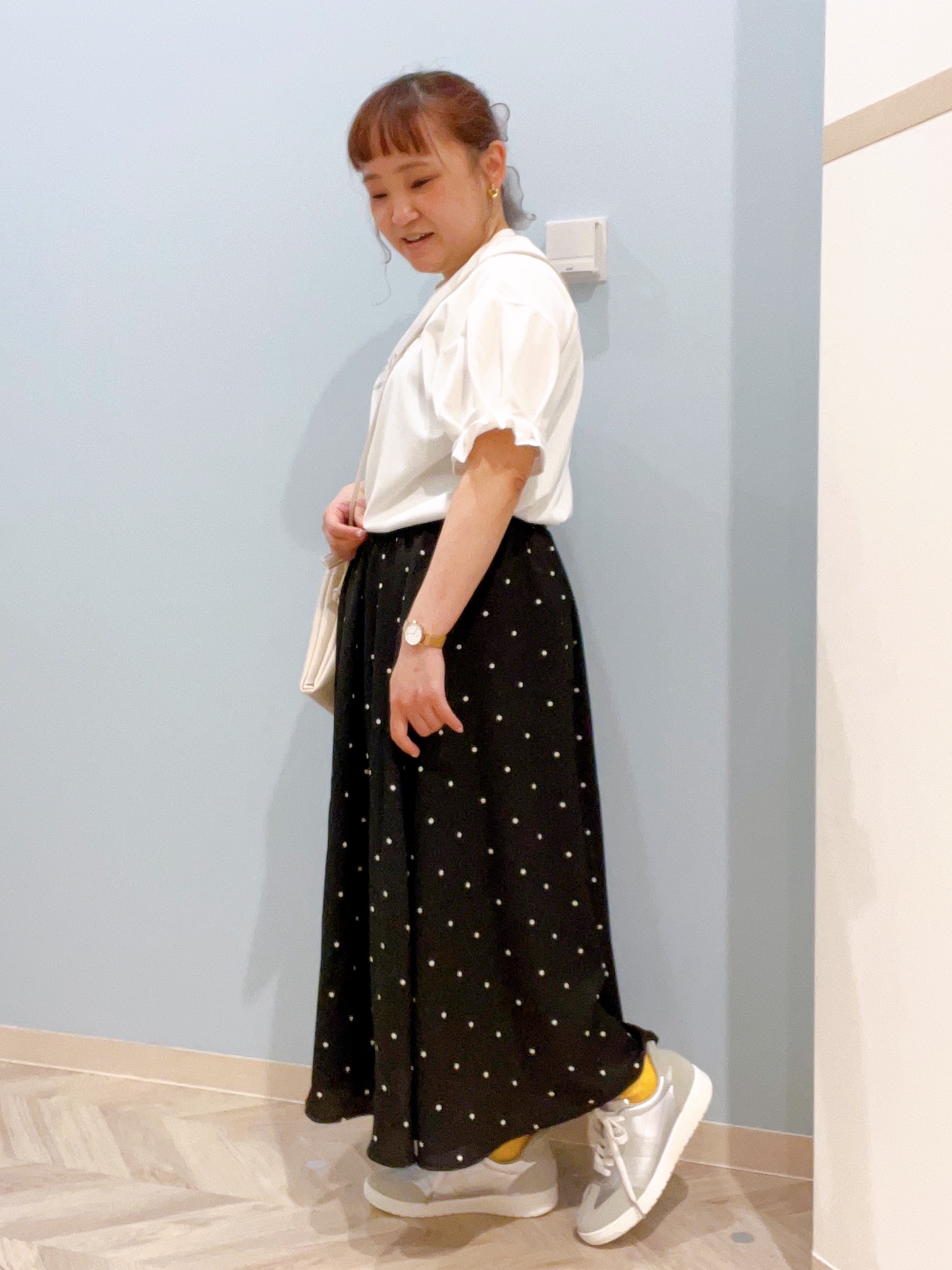 kitaさんの「SHOO･LA･RUE｜【洗濯機可/UV】さらっとしたタッチが心地よい ショート丈 Vネックカーディガン」を使ったコーディネート