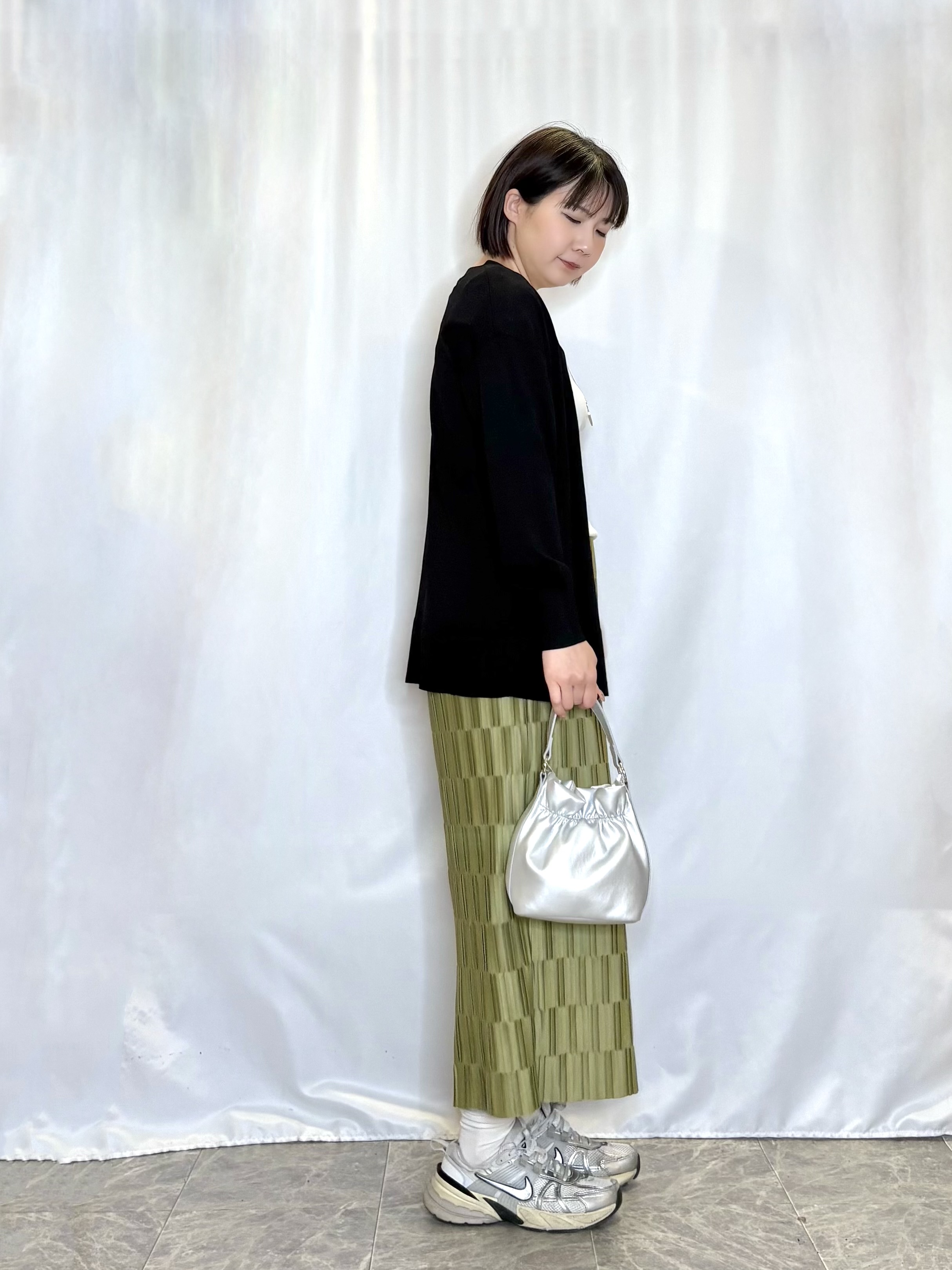 ネリさんの「SHOO･LA･RUE｜【洗濯機可/UV】さらっとしたタッチが心地よい ミドルカーディガン」を使ったコーディネート