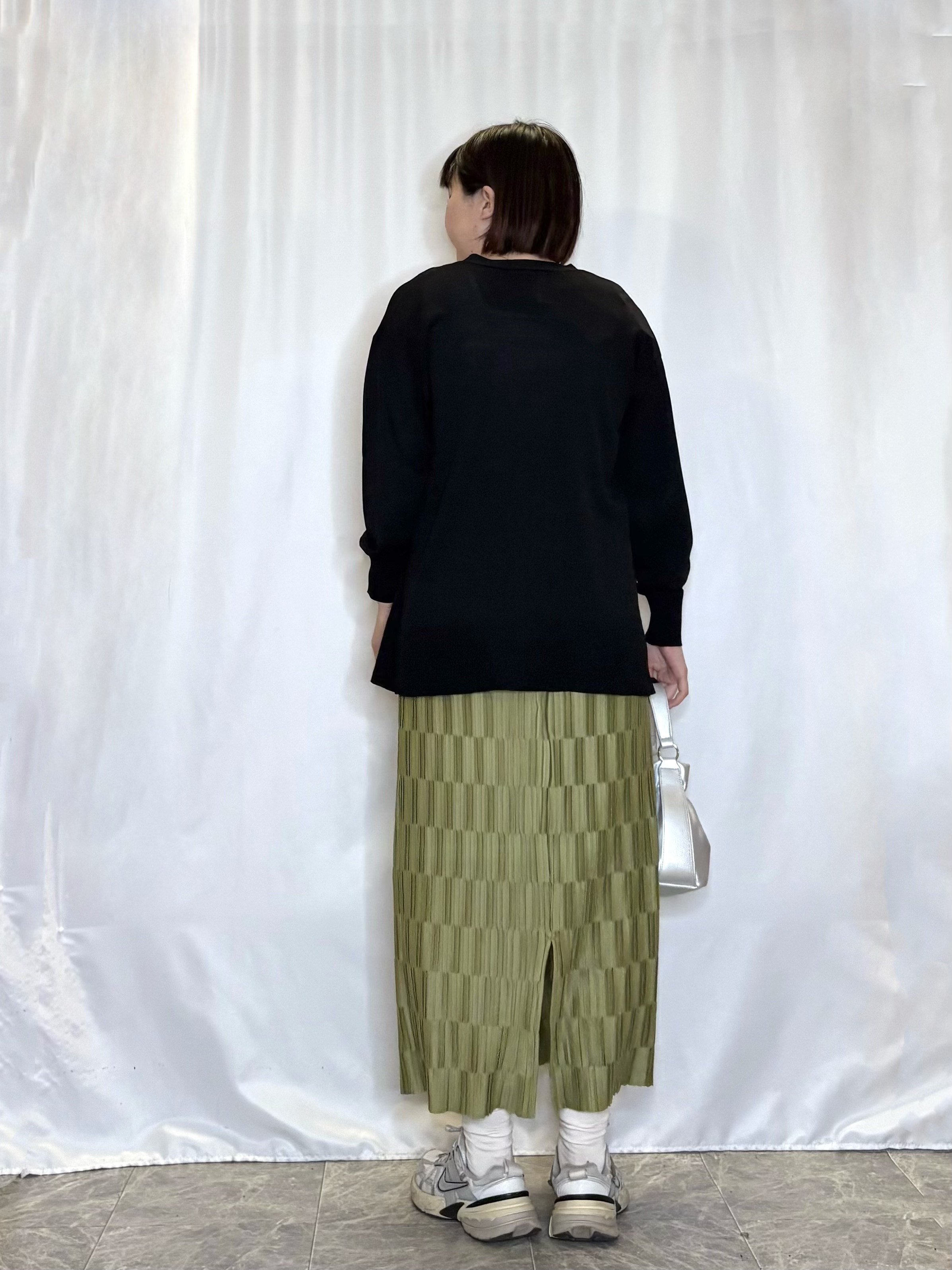 ネリさんの「SHOO･LA･RUE｜【洗濯機可/UV】さらっとしたタッチが心地よい ミドルカーディガン」を使ったコーディネート