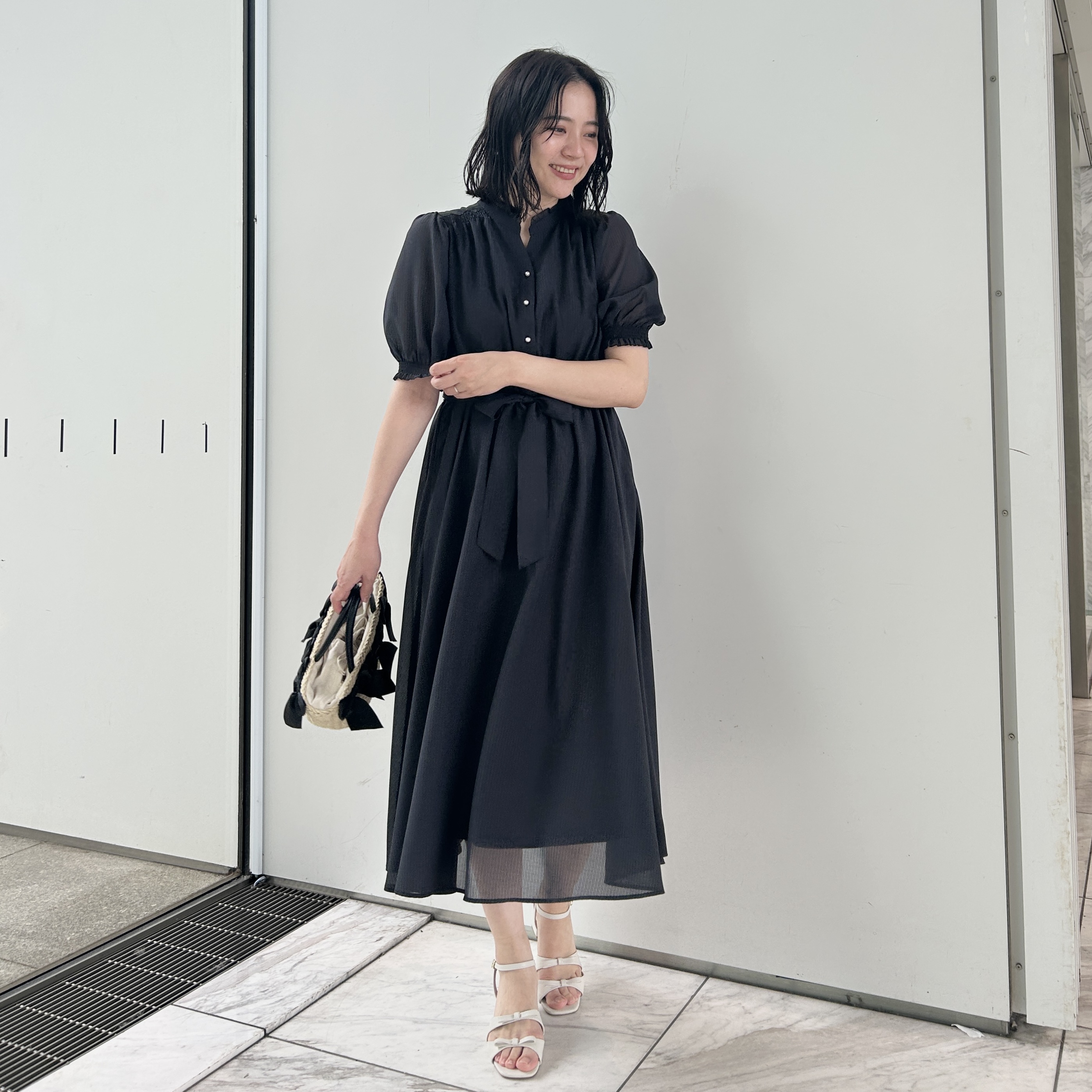 shinoさんの「Couture brooch｜【洗える】シアーストライプ ワンピース」を使ったコーディネート