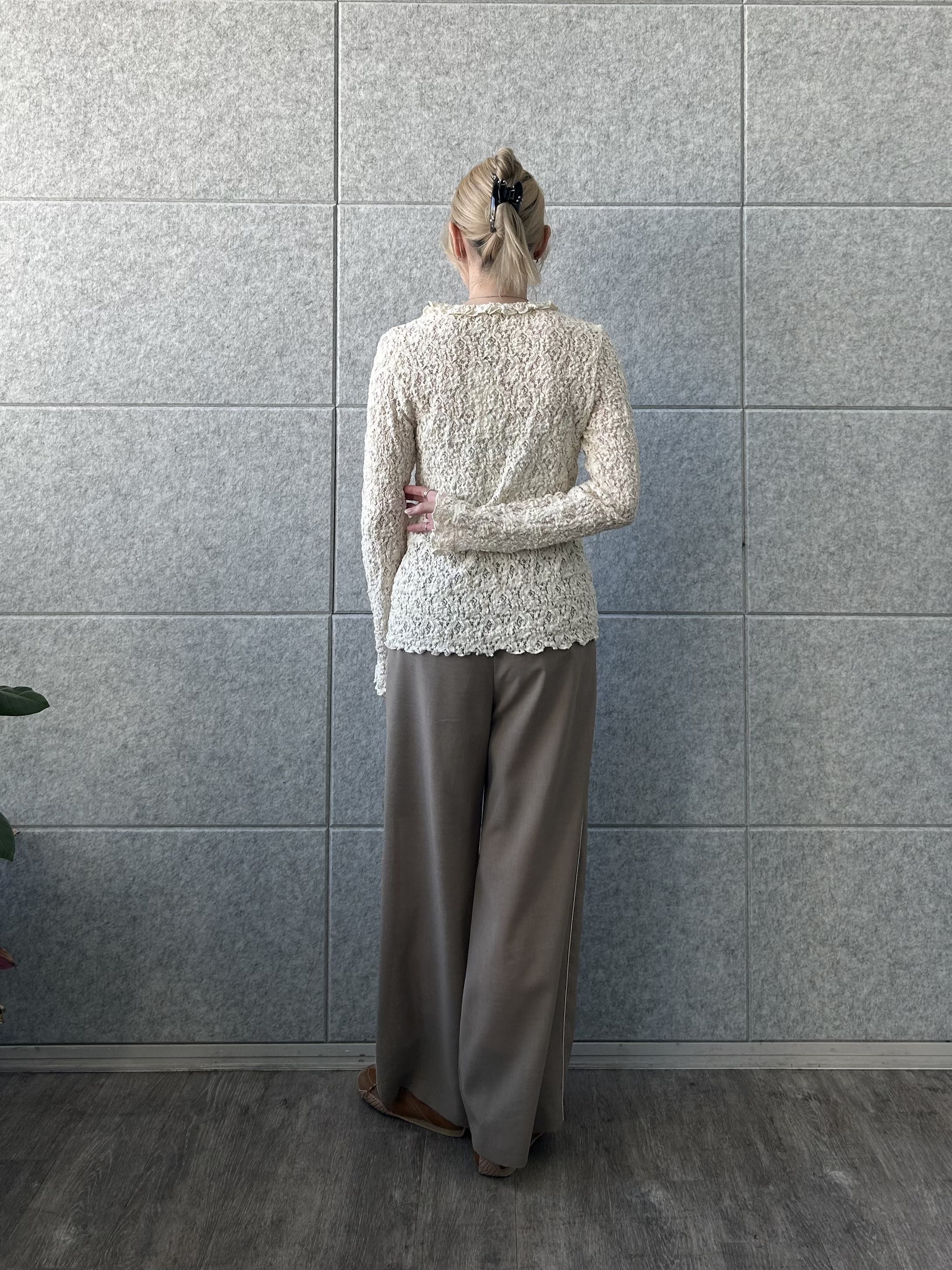 honoka Aさんの「CODE A｜【Re】fluffy lace blouse」を使ったコーディネート
