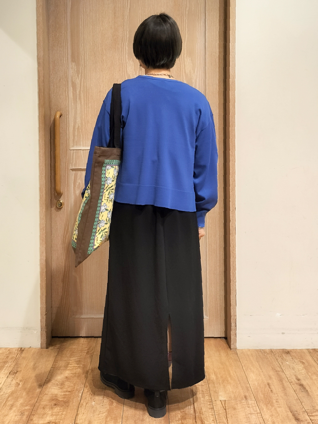 YUKIさんの「SHOO･LA･RUE｜【洗濯機可/UV】さらっとしたタッチが心地よい ショート丈 Vネックカーディガン」を使ったコーディネート
