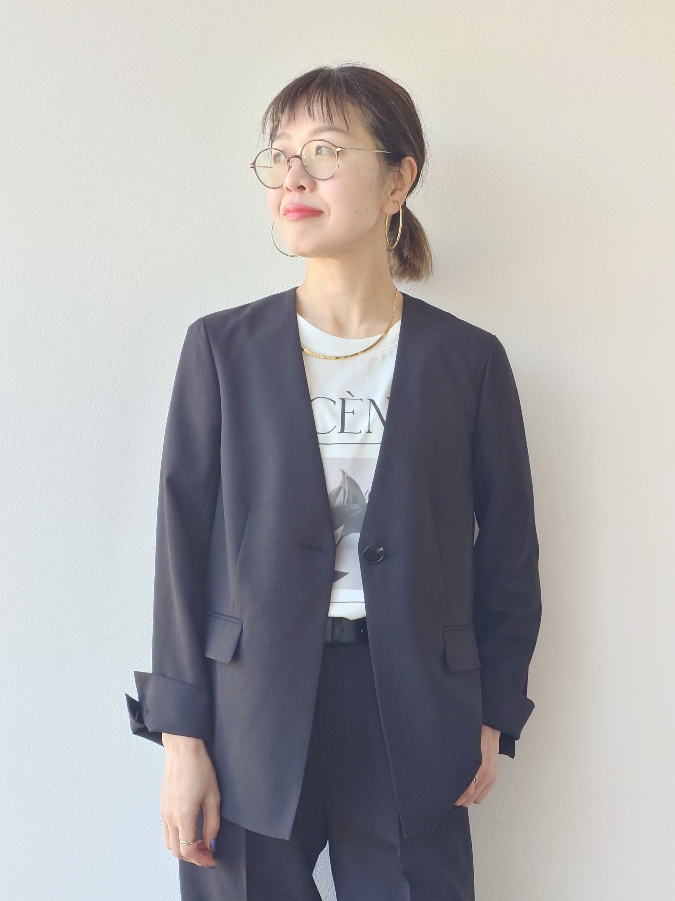 MUTSUKOさんの「UNTITLED｜◆【さらりと快適/セットアップ可/UV/接触冷感】スラブカラーレスジャケット」を使ったコーディネート
