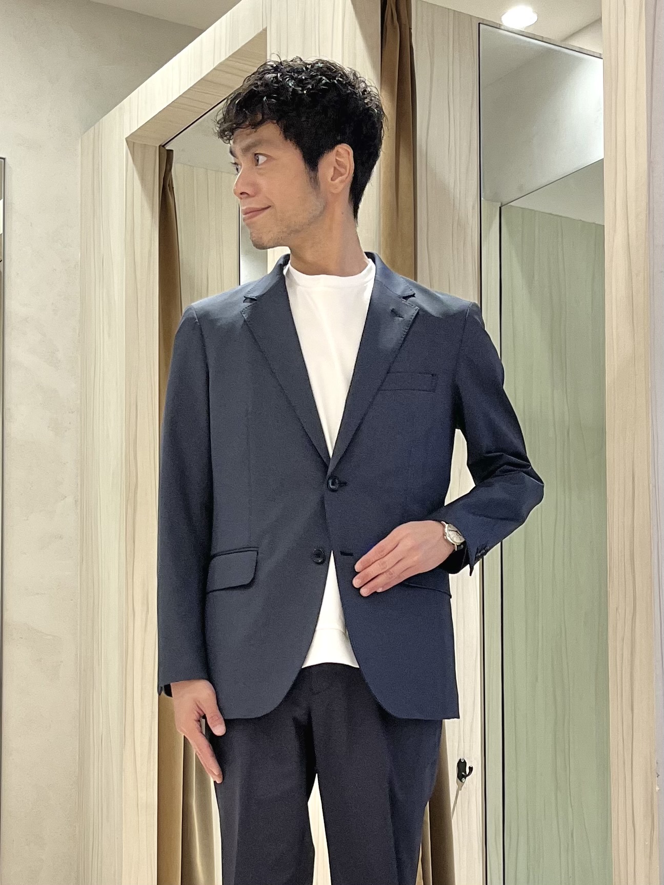 URAさんの「TAKEO KIKUCHI｜【360&deg;ストレッチ／軽量】None Of Stress ライト ジャケット（セットアップ対応）」を使ったコーディネート