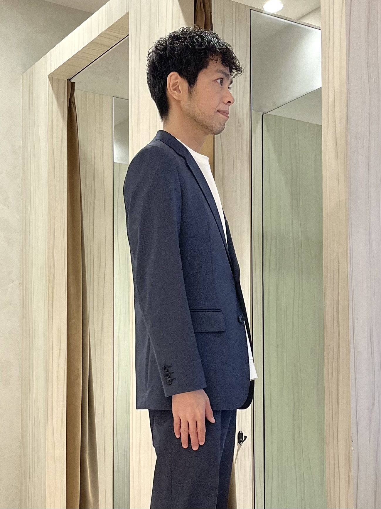 URAさんの「TAKEO KIKUCHI｜【360&deg;ストレッチ／軽量】None Of Stress ライト ジャケット（セットアップ対応）」を使ったコーディネート