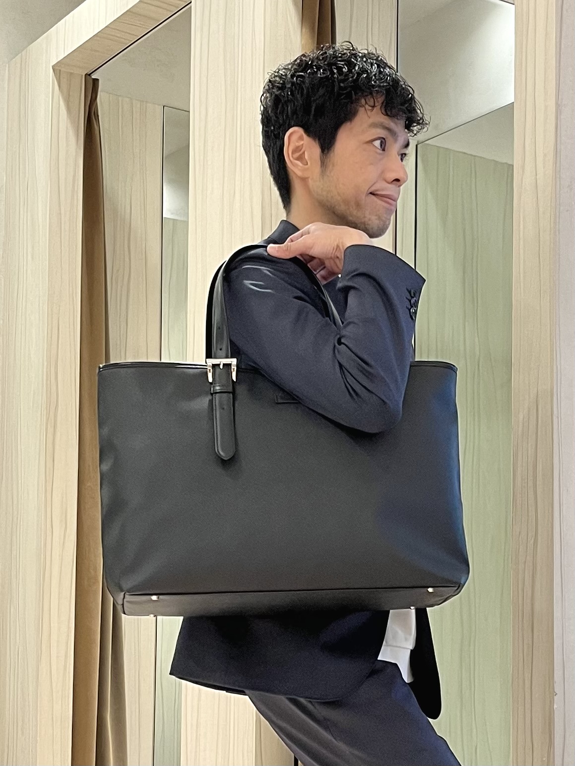 URAさんの「TAKEO KIKUCHI｜【360&deg;ストレッチ／軽量】None Of Stress ライト ジャケット（セットアップ対応）」を使ったコーディネート