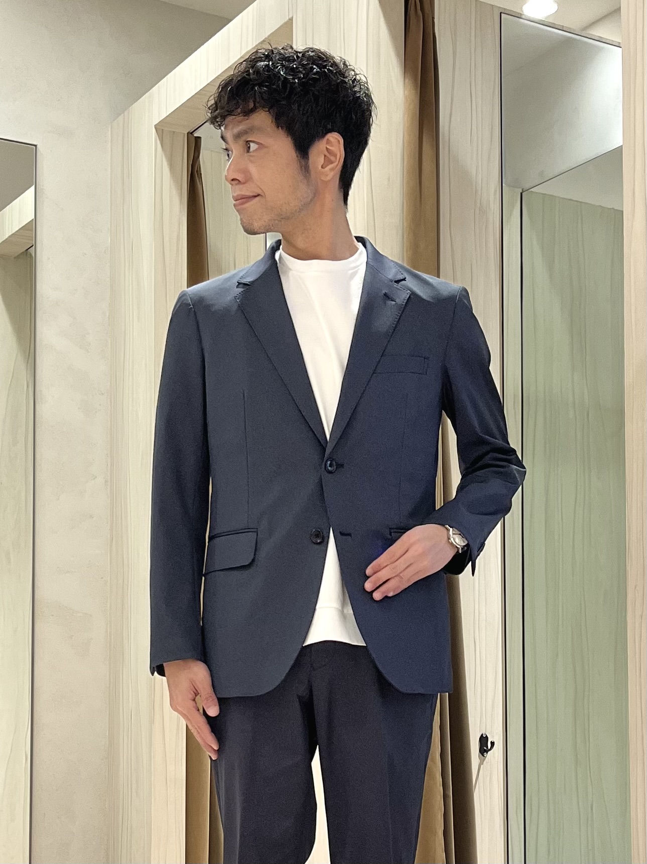 URAさんの「TAKEO KIKUCHI｜【360&deg;ストレッチ／軽量】None Of Stress ライト ジャケット（セットアップ対応）」を使ったコーディネート
