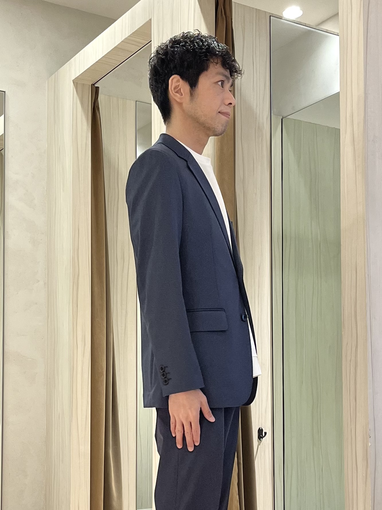 URAさんの「TAKEO KIKUCHI｜【360&deg;ストレッチ／軽量】None Of Stress ライト ジャケット（セットアップ対応）」を使ったコーディネート