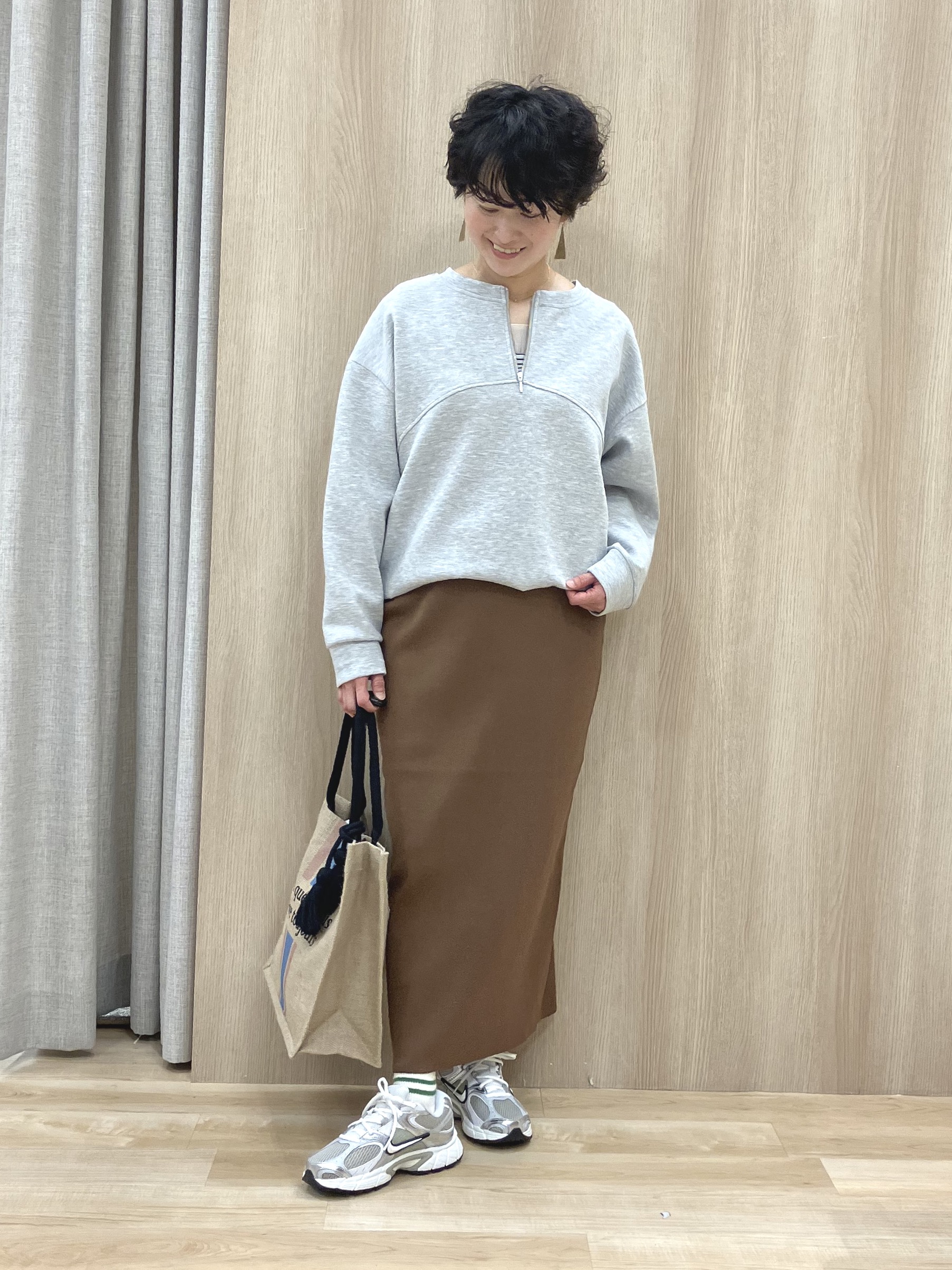Keiさんの「grove｜【洗濯機OK】レイヤードにもおすすめ、軽やかクロップドニット」を使ったコーディネート