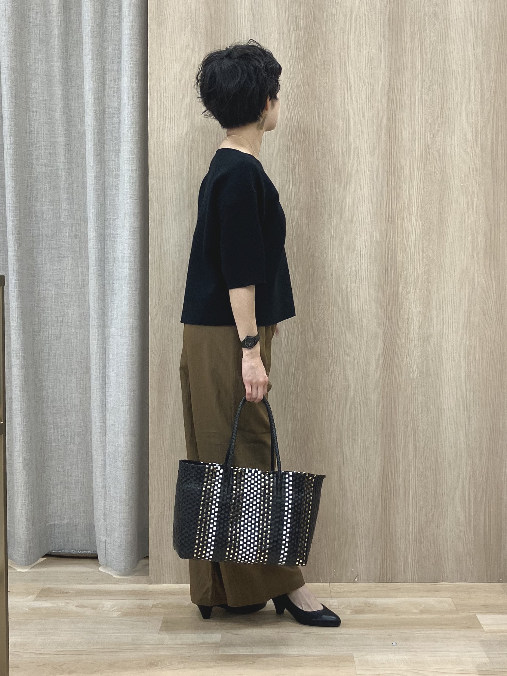 Keiさんの「grove｜【洗濯機OK】レイヤードにもおすすめ、軽やかクロップドニット」を使ったコーディネート