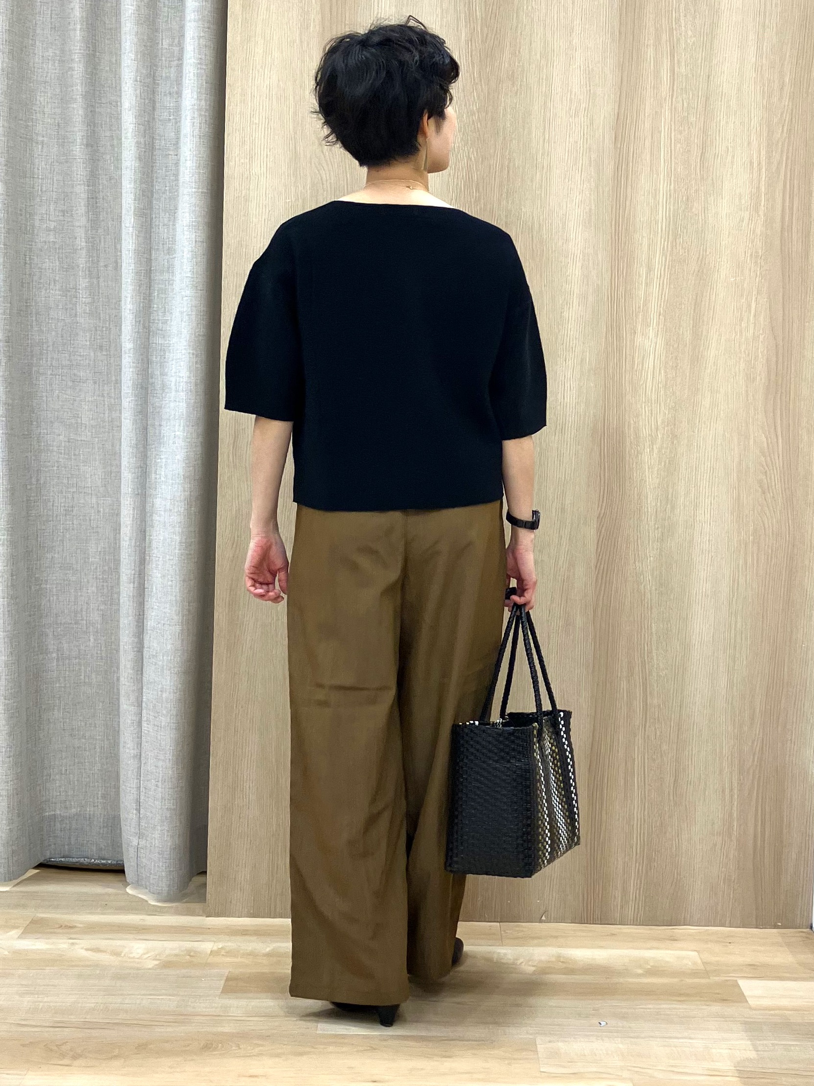 Keiさんの「grove｜【洗濯機OK】レイヤードにもおすすめ、軽やかクロップドニット」を使ったコーディネート