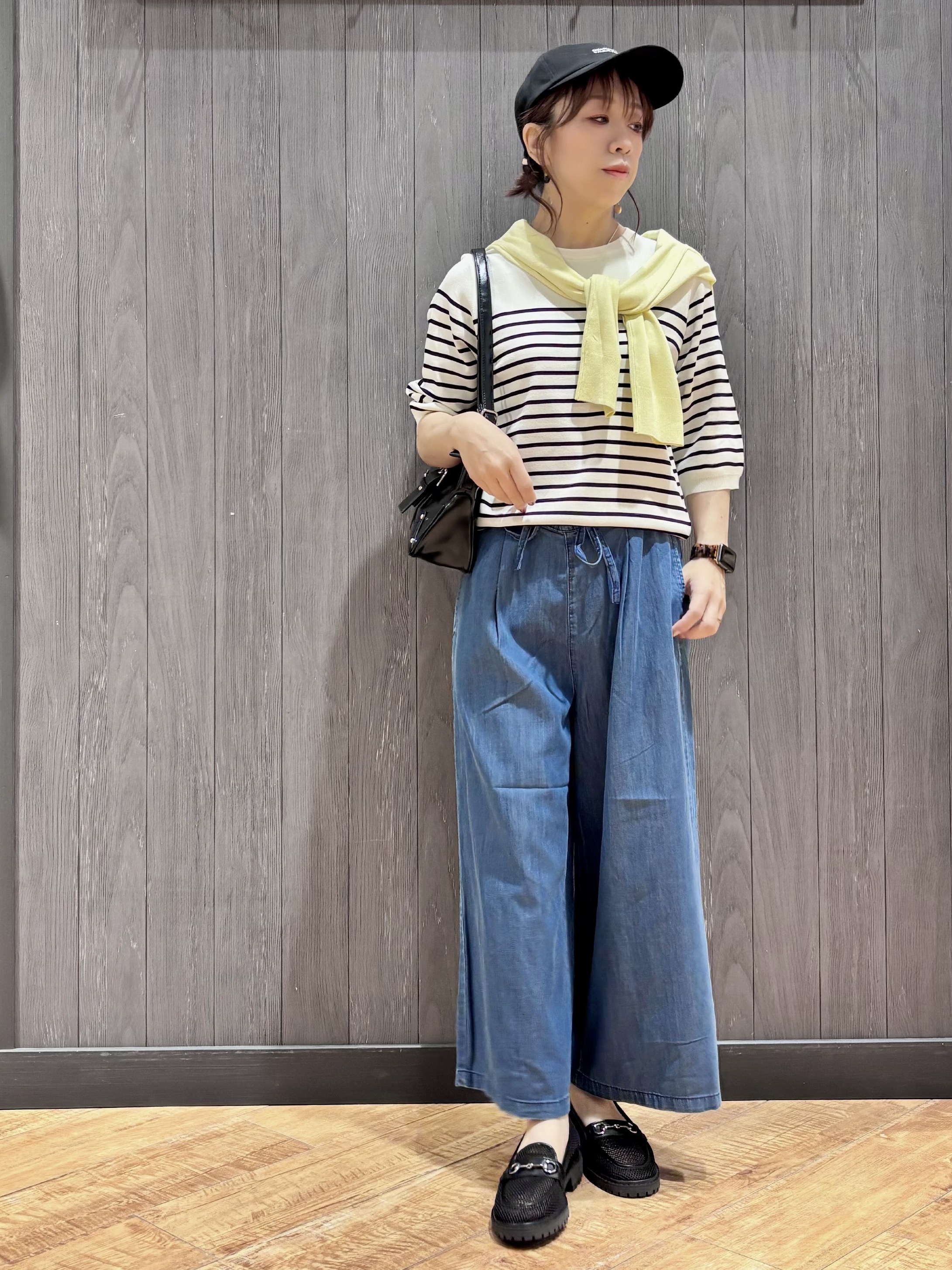 meiさんの「SHOO･LA･RUE｜【毎日洗える/S-LL/UV】上半身すっきり 二の腕見せない5分袖ニット」を使ったコーディネート