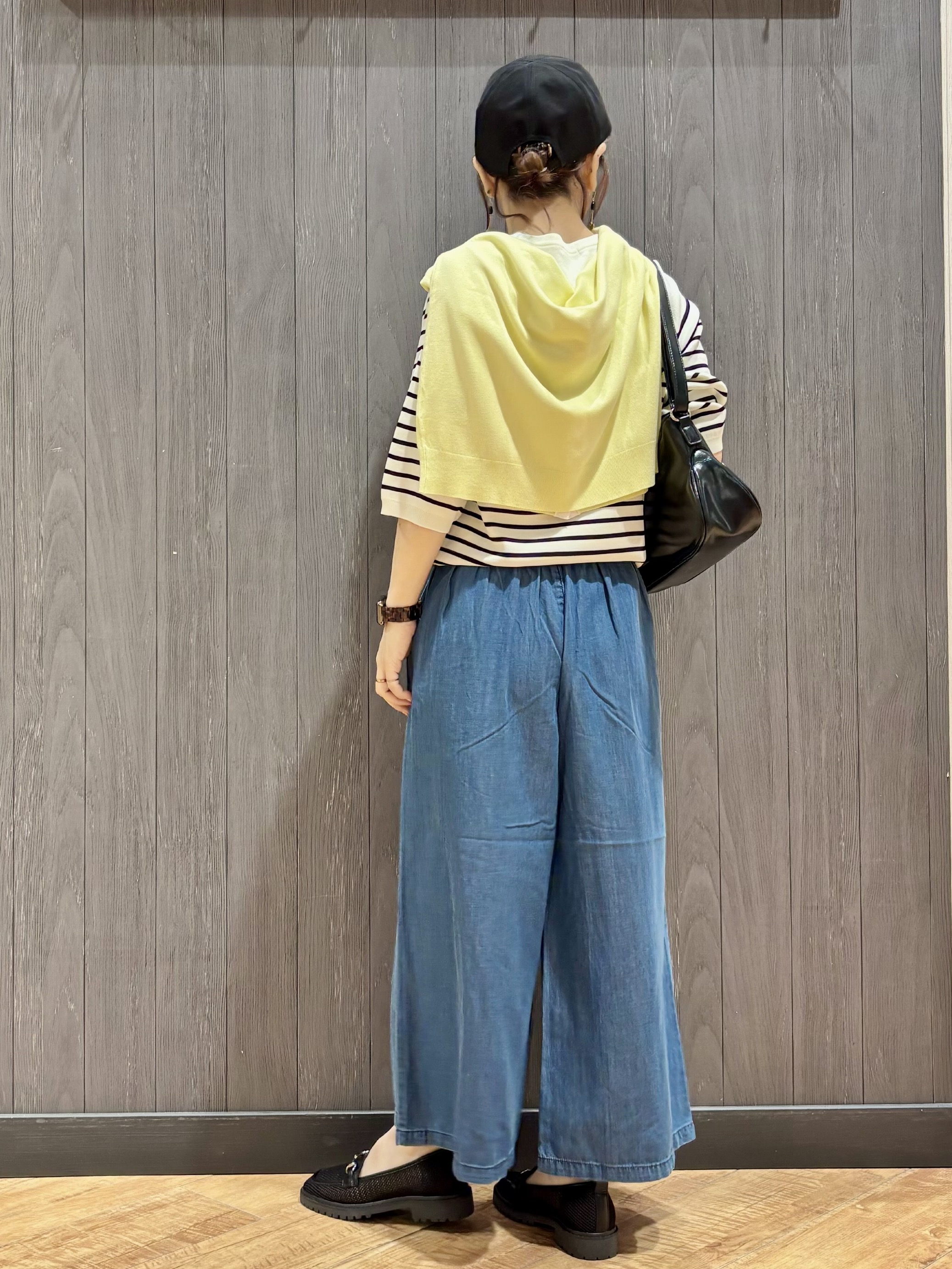meiさんの「SHOO･LA･RUE｜【毎日洗える/S-LL/UV】上半身すっきり 二の腕見せない5分袖ニット」を使ったコーディネート