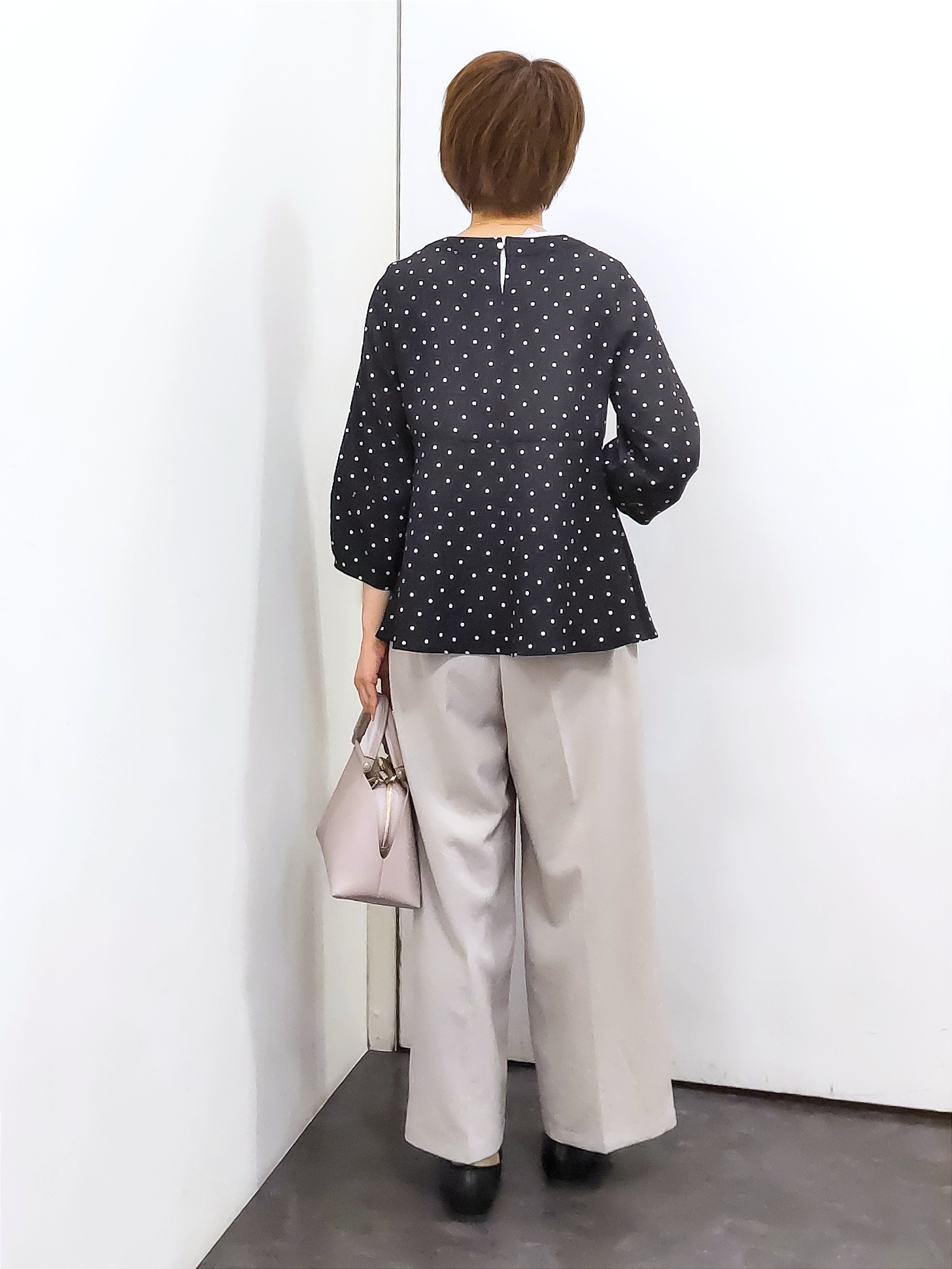 やまちゃんさんの「grove｜【UVカット・体型カバーも叶う】麻調メッシュランタンスリーブブラウス」を使ったコーディネート