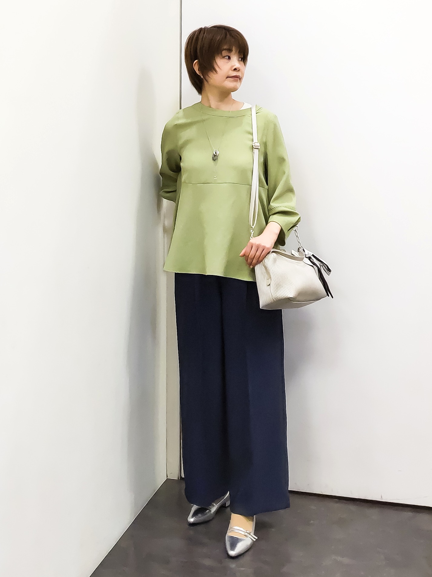 やまちゃんさんの「grove｜【UVカット・体型カバーも叶う】麻調メッシュランタンスリーブブラウス」を使ったコーディネート