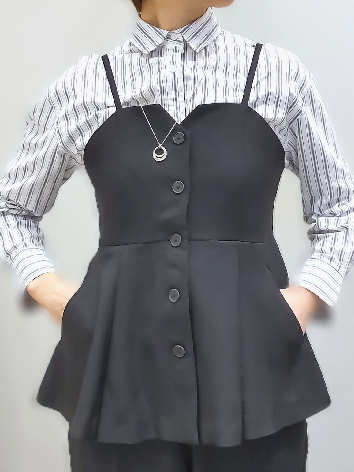 やまちゃんさんの「grove｜【カセット服】リネンライク ペプラムビスチェ」を使ったコーディネート