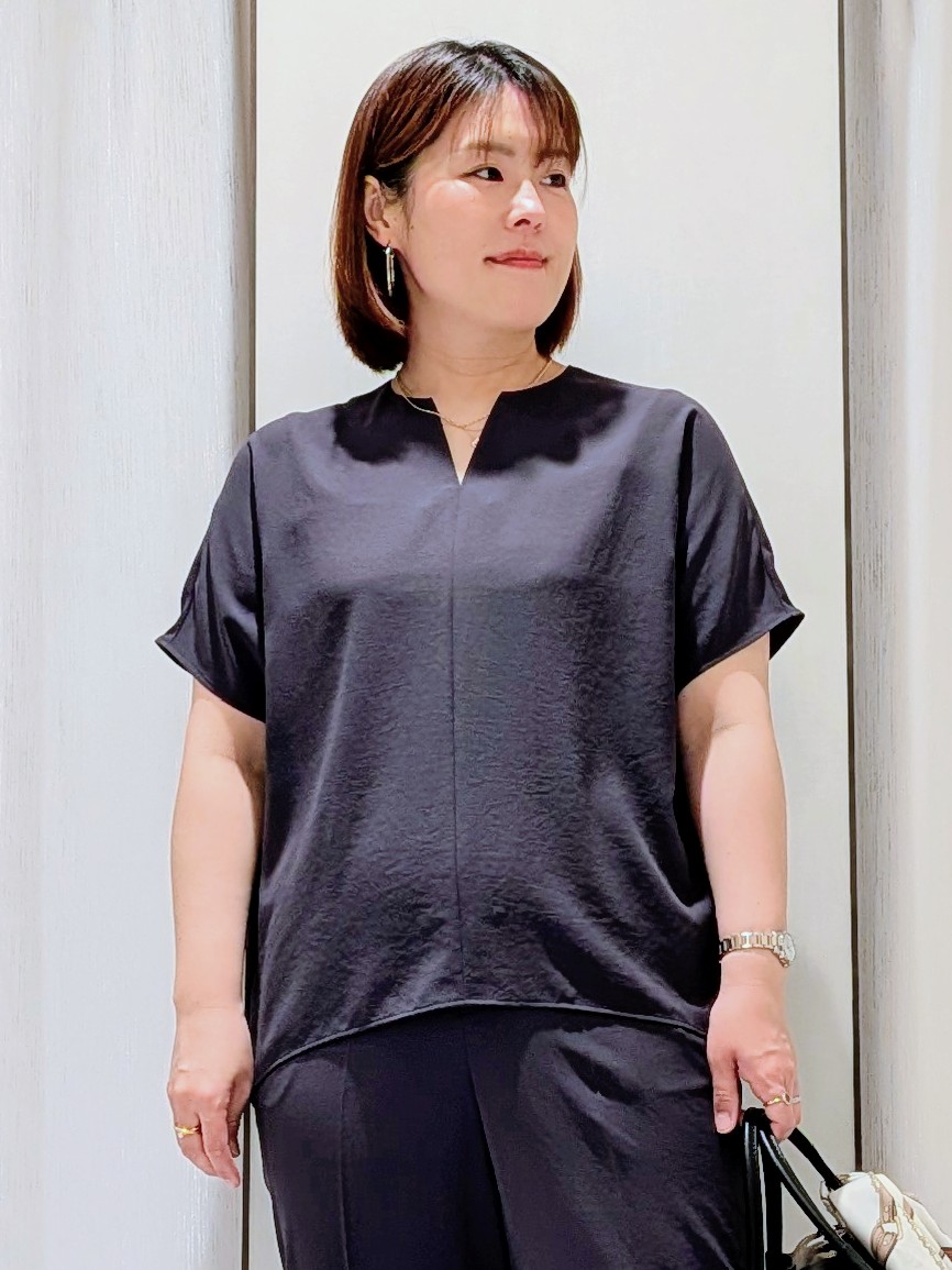 Onumaさんの「UNTITLED｜【UV/接触冷感/セットアップ可】リラクシーキーVネックブラウス」を使ったコーディネート