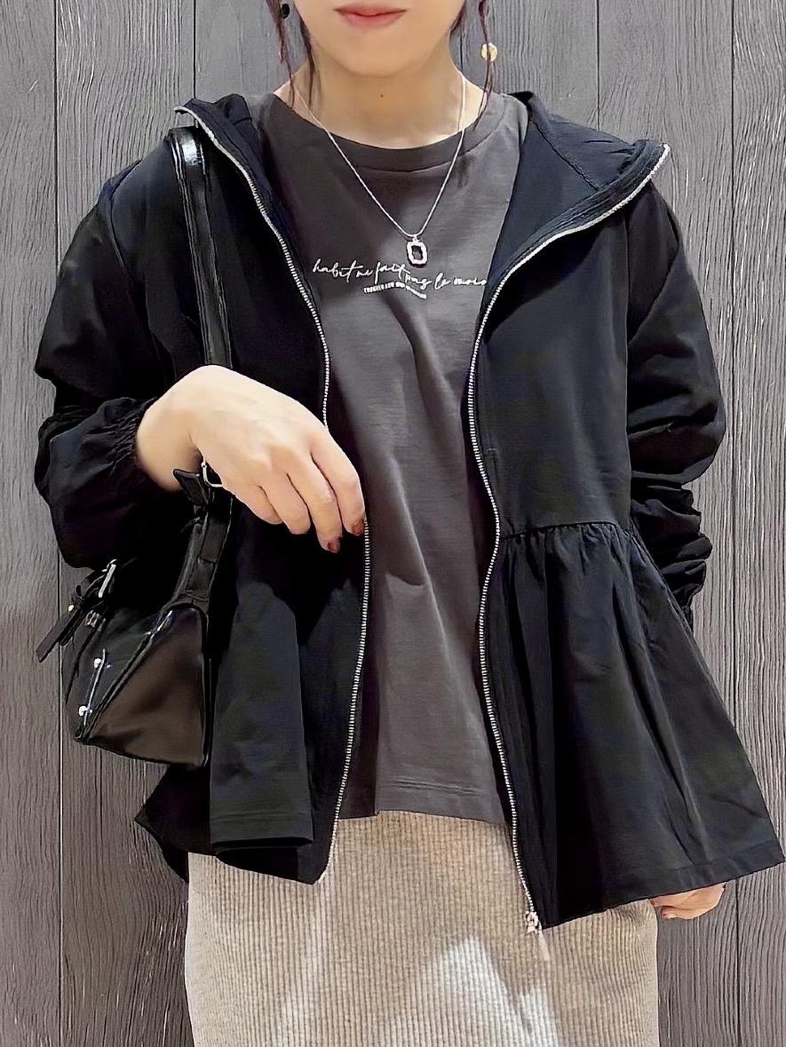 meiさんの「SHOO･LA･RUE｜【S-LL/体型カバー】日焼け対策にも女性らしさを UVカットペプラムパーカ」を使ったコーディネート
