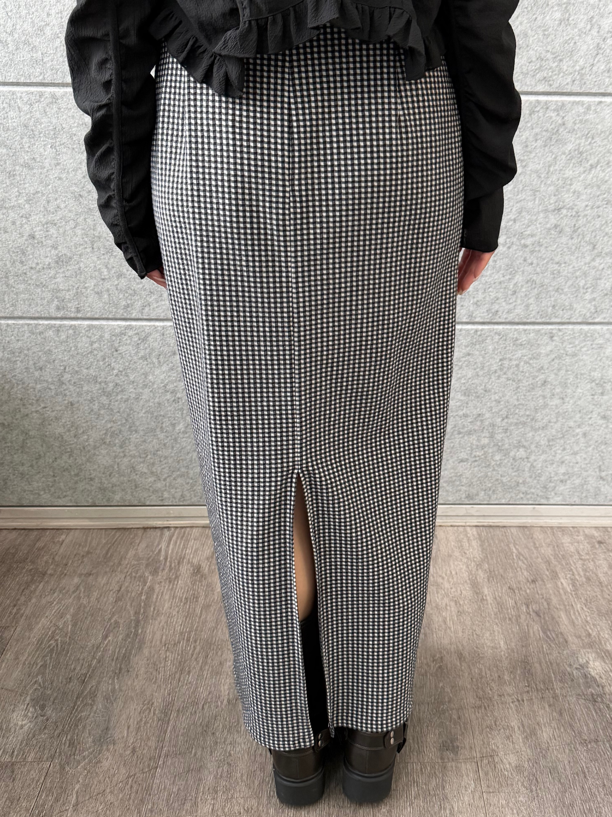 kanamiさんの「CODE A｜dobby ruffle blouse」を使ったコーディネート