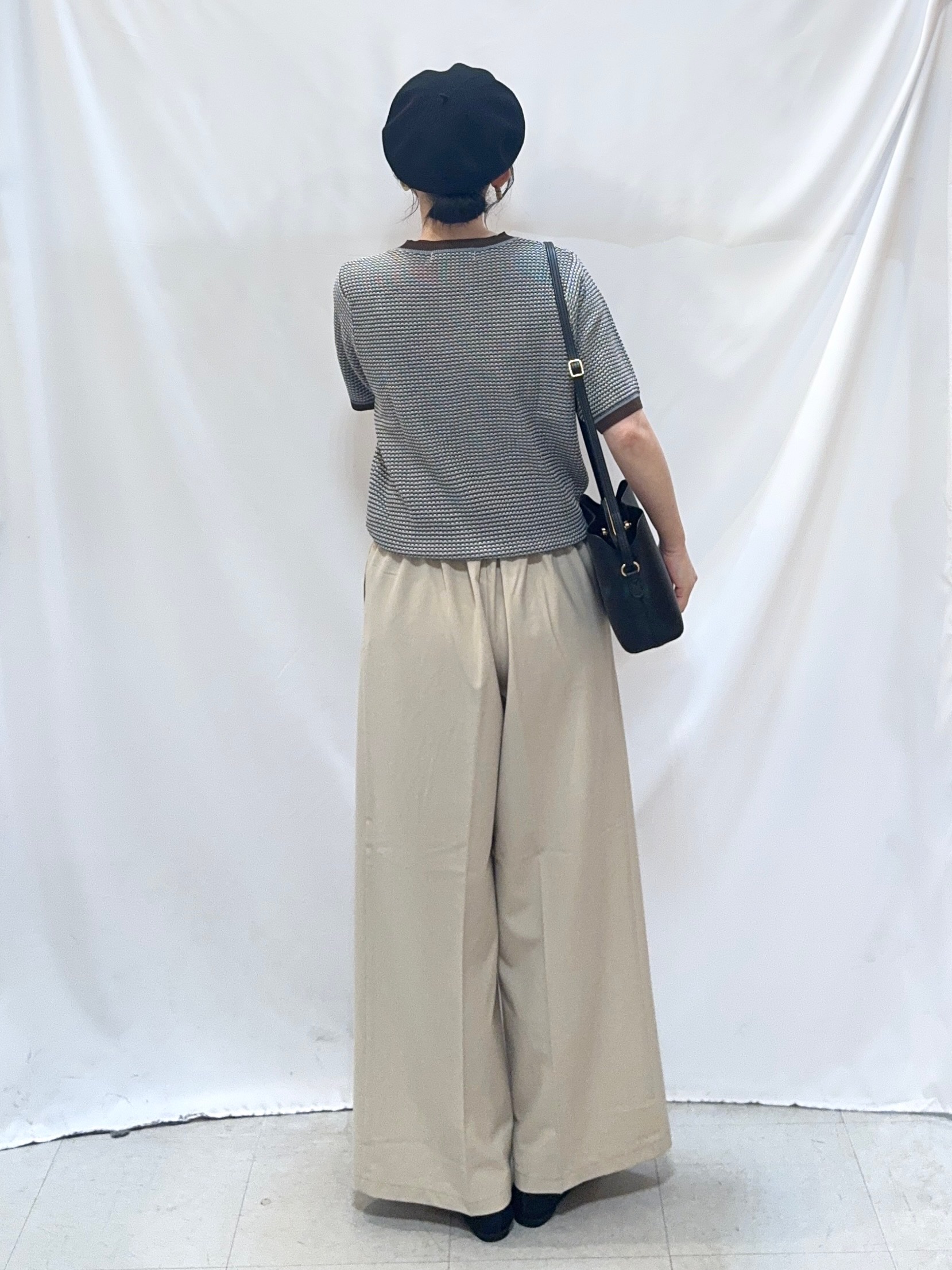 𝐇𝐢𝐫𝐨𝐦𝐢さんの「SHOO･LA･RUE｜【着丈選べる/S-LL】センタープレスできちんと見え イージーワイドパンツ」を使ったコーディネート