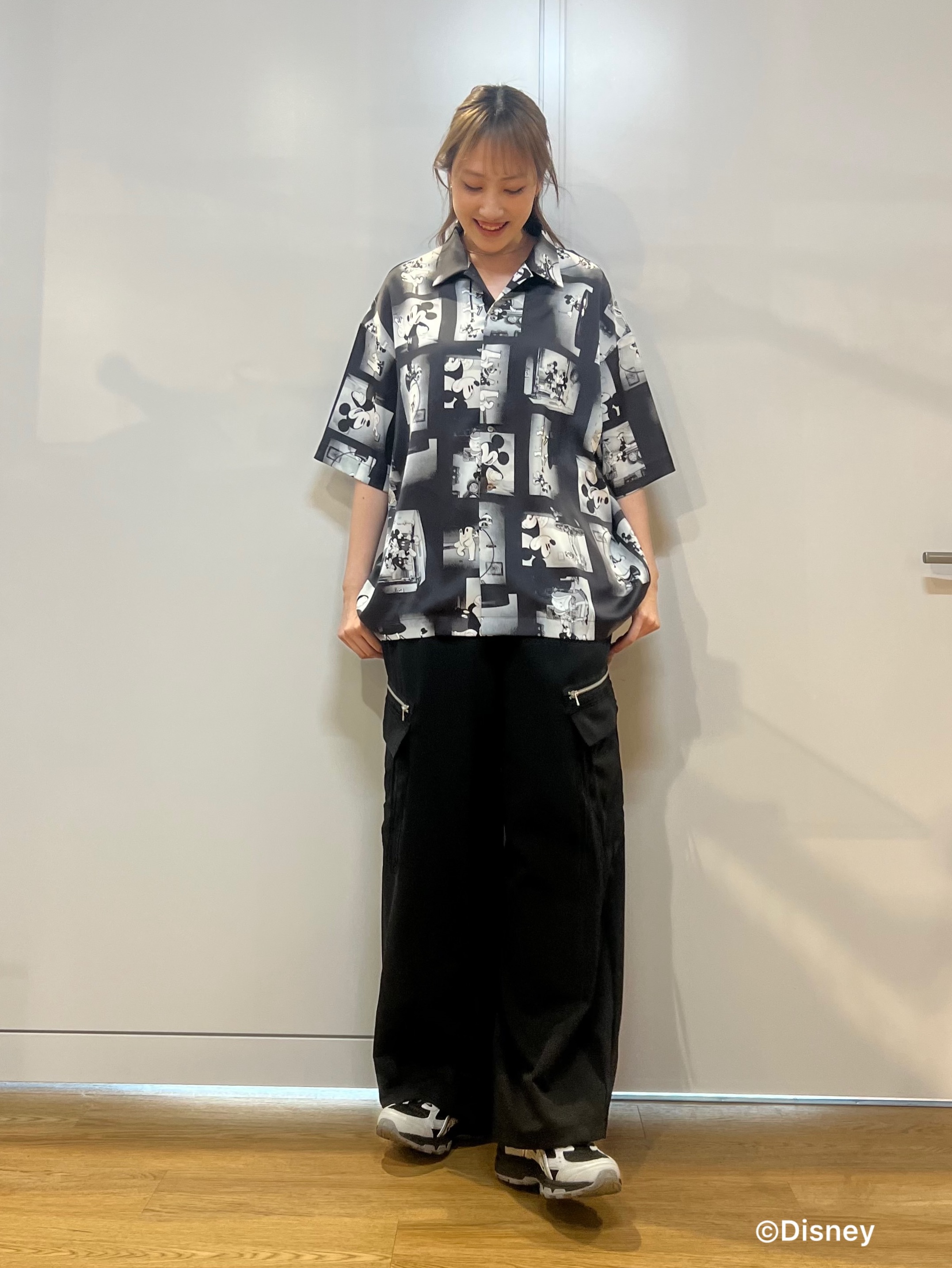 mさんの「tk.TAKEO KIKUCHI｜Disney capsule collection 総柄シャツ」を使ったコーディネート