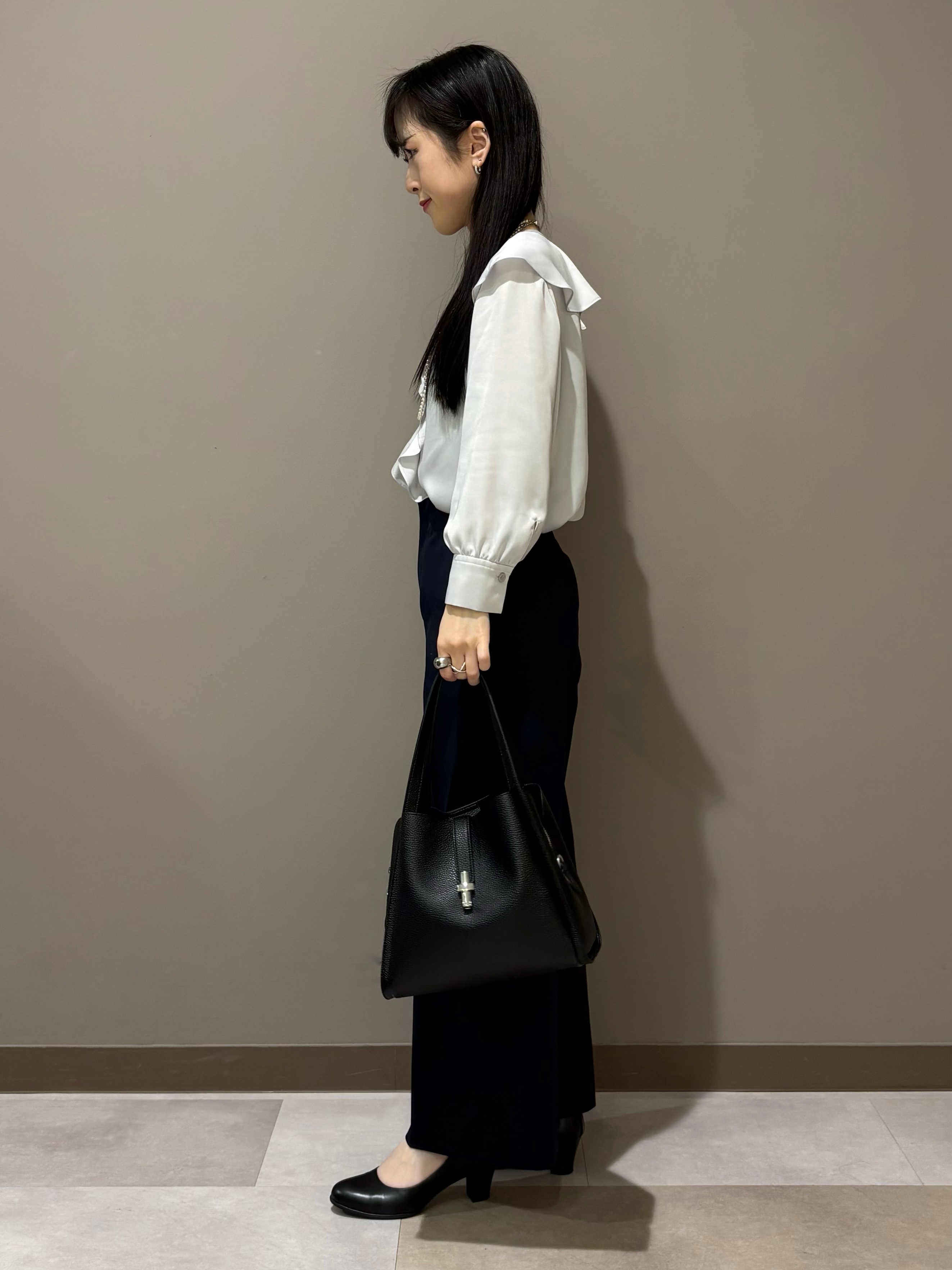KEIKOさんの「INDIVI｜【洗える】ラッフルサテンブラウス」を使ったコーディネート