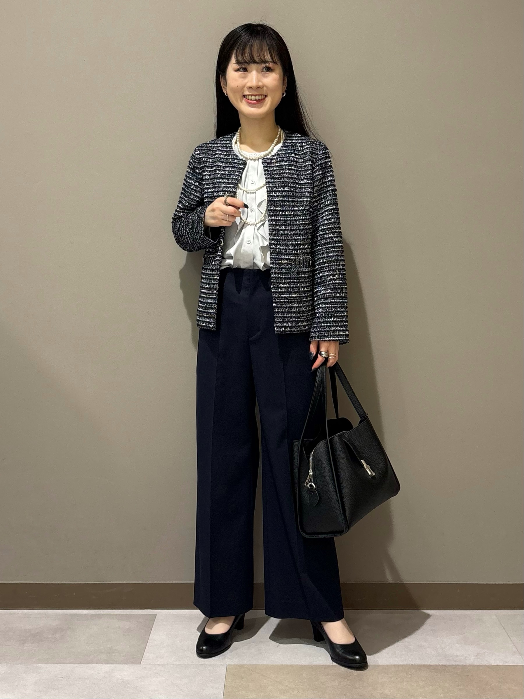 KEIKOさんの「INDIVI｜【洗える】ラッフルサテンブラウス」を使ったコーディネート
