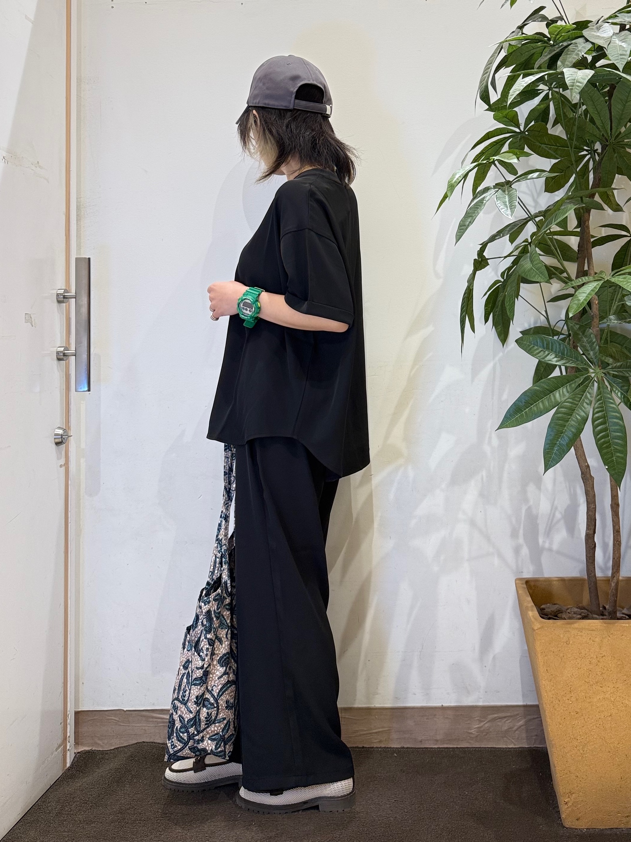 misakiさんの「SHOO･LA･RUE｜【UV/S-LL/セットアップ可】やみつきになる肌触り さらさらぷるんトップス」を使ったコーディネート